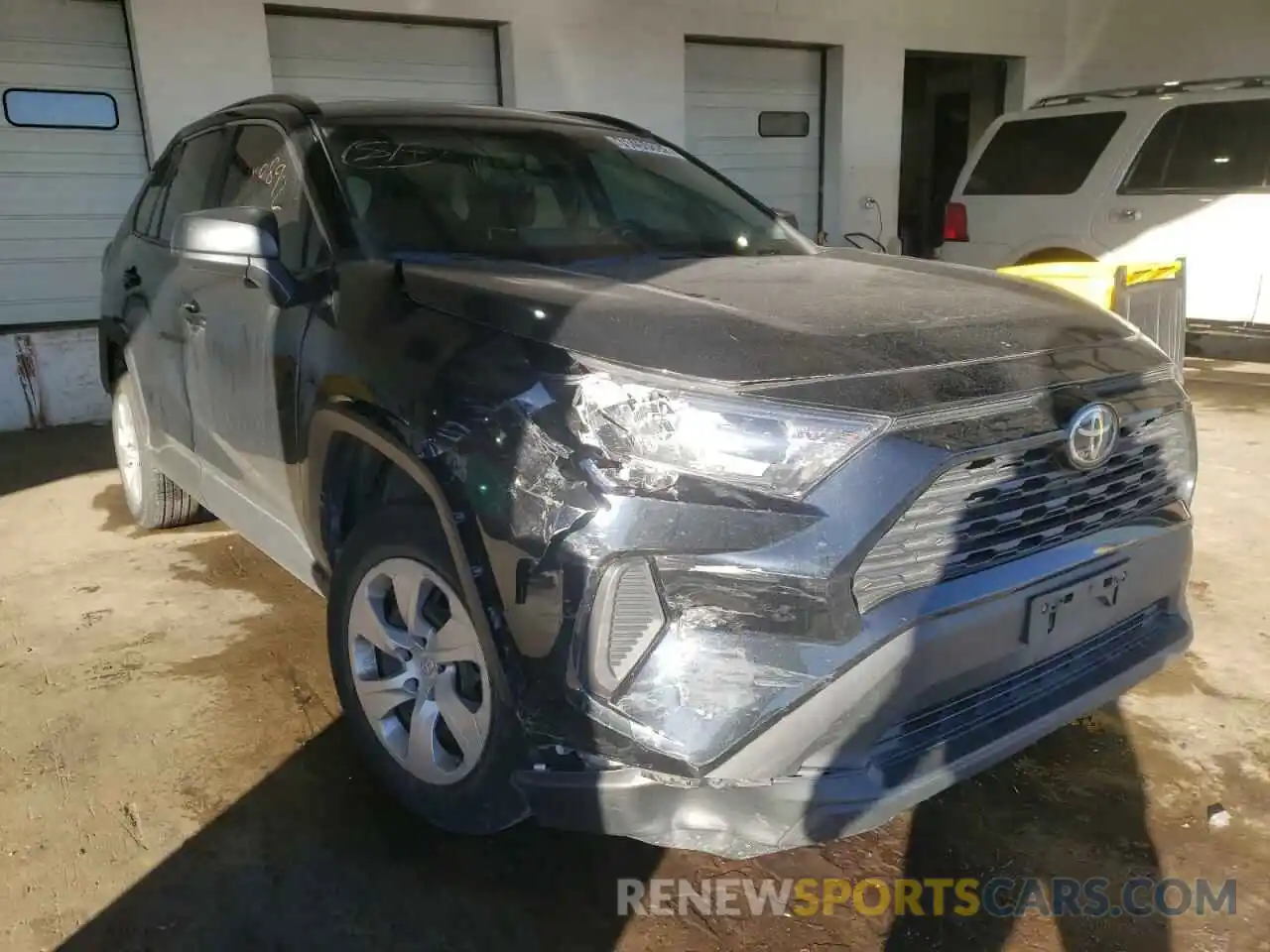 1 Photograph of a damaged car 2T3F1RFV0KW065458 TOYOTA RAV4 2019