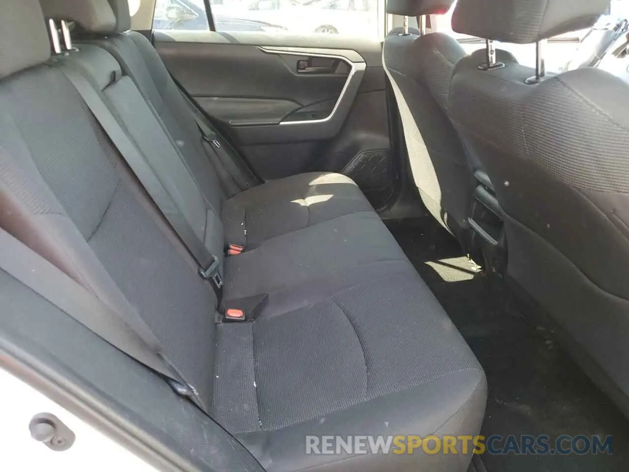 11 Photograph of a damaged car 2T3F1RFV1KC026752 TOYOTA RAV4 2019