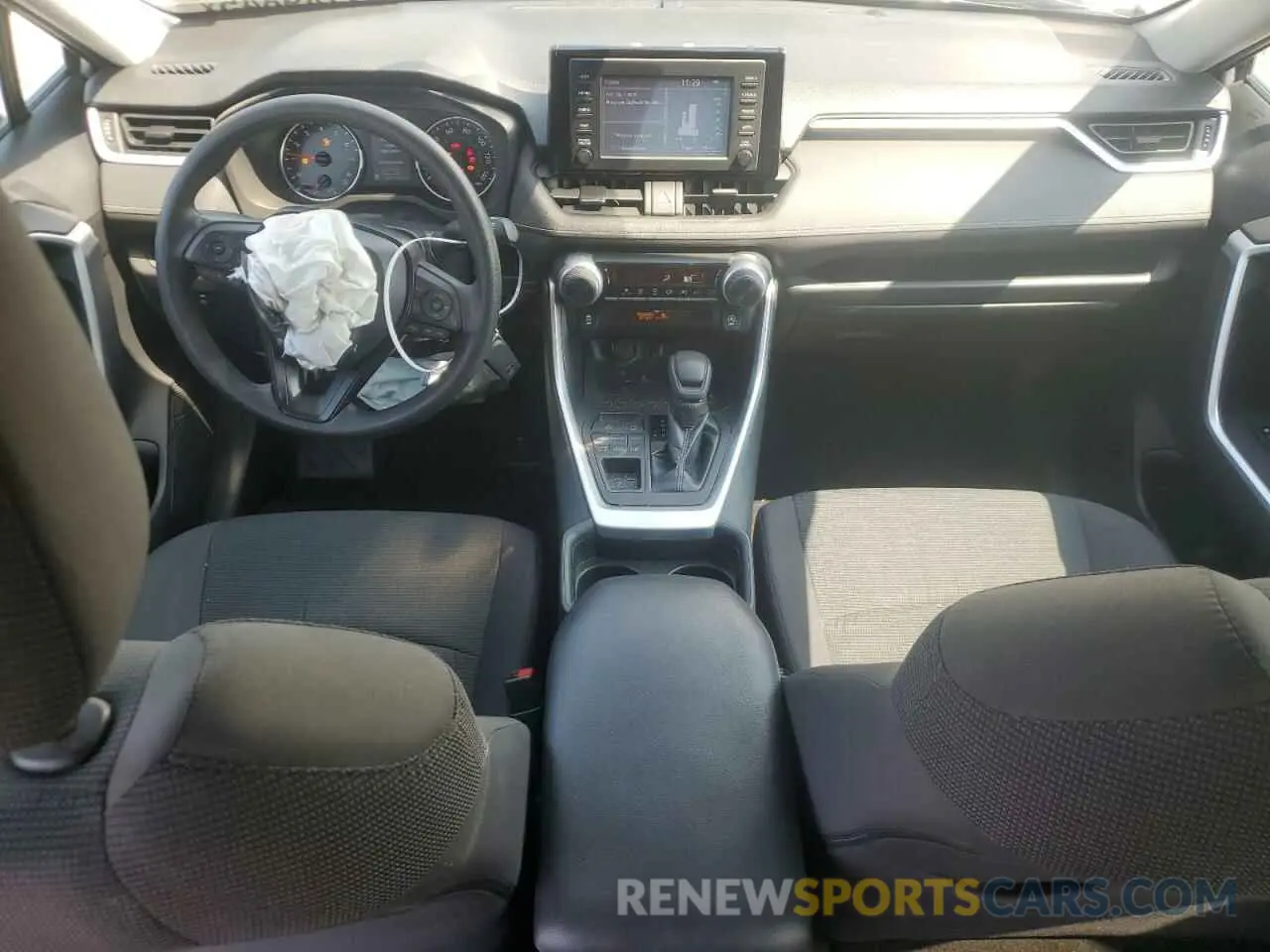 8 Photograph of a damaged car 2T3F1RFV1KC030025 TOYOTA RAV4 2019