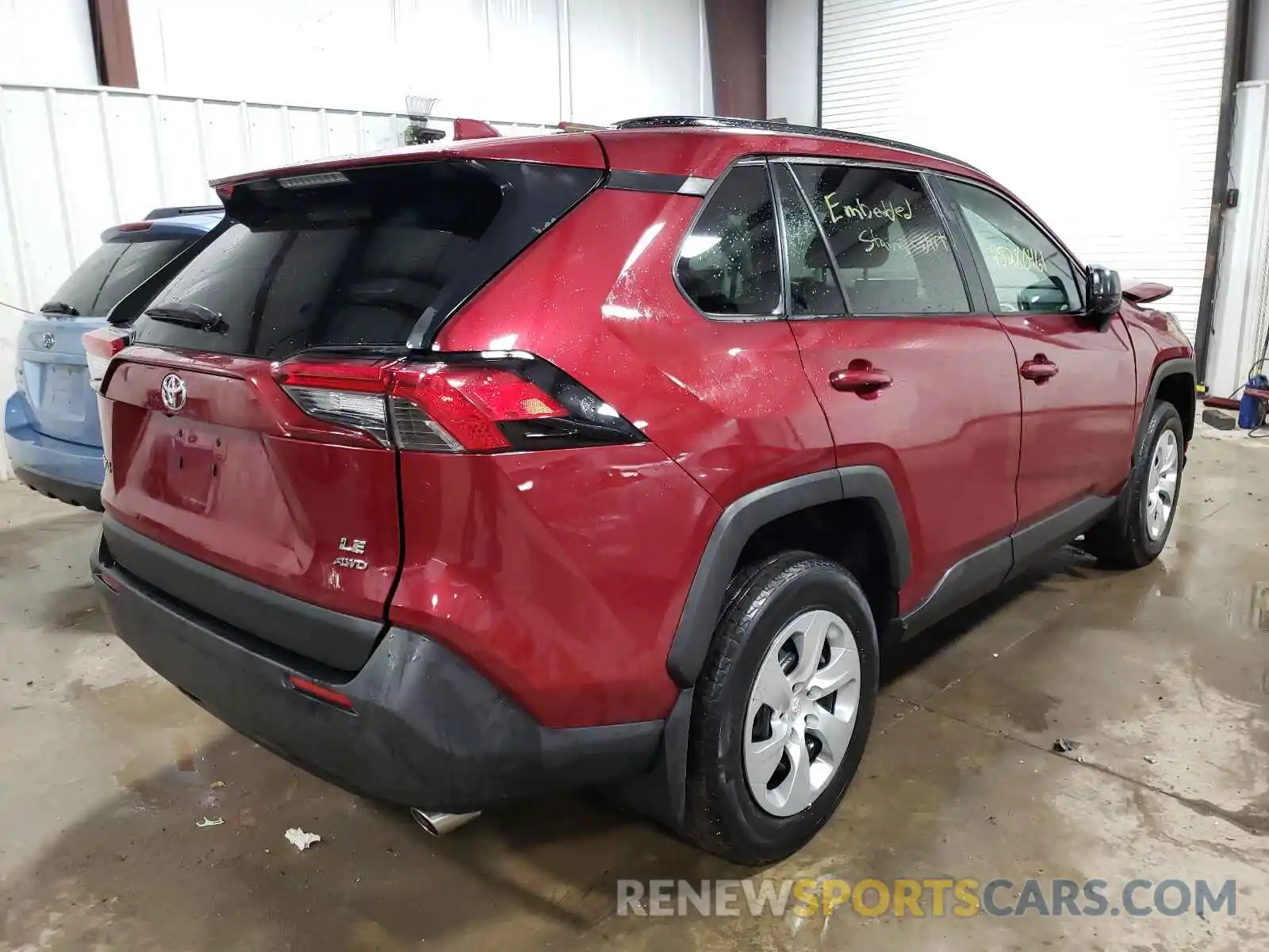 4 Photograph of a damaged car 2T3F1RFV1KW004670 TOYOTA RAV4 2019