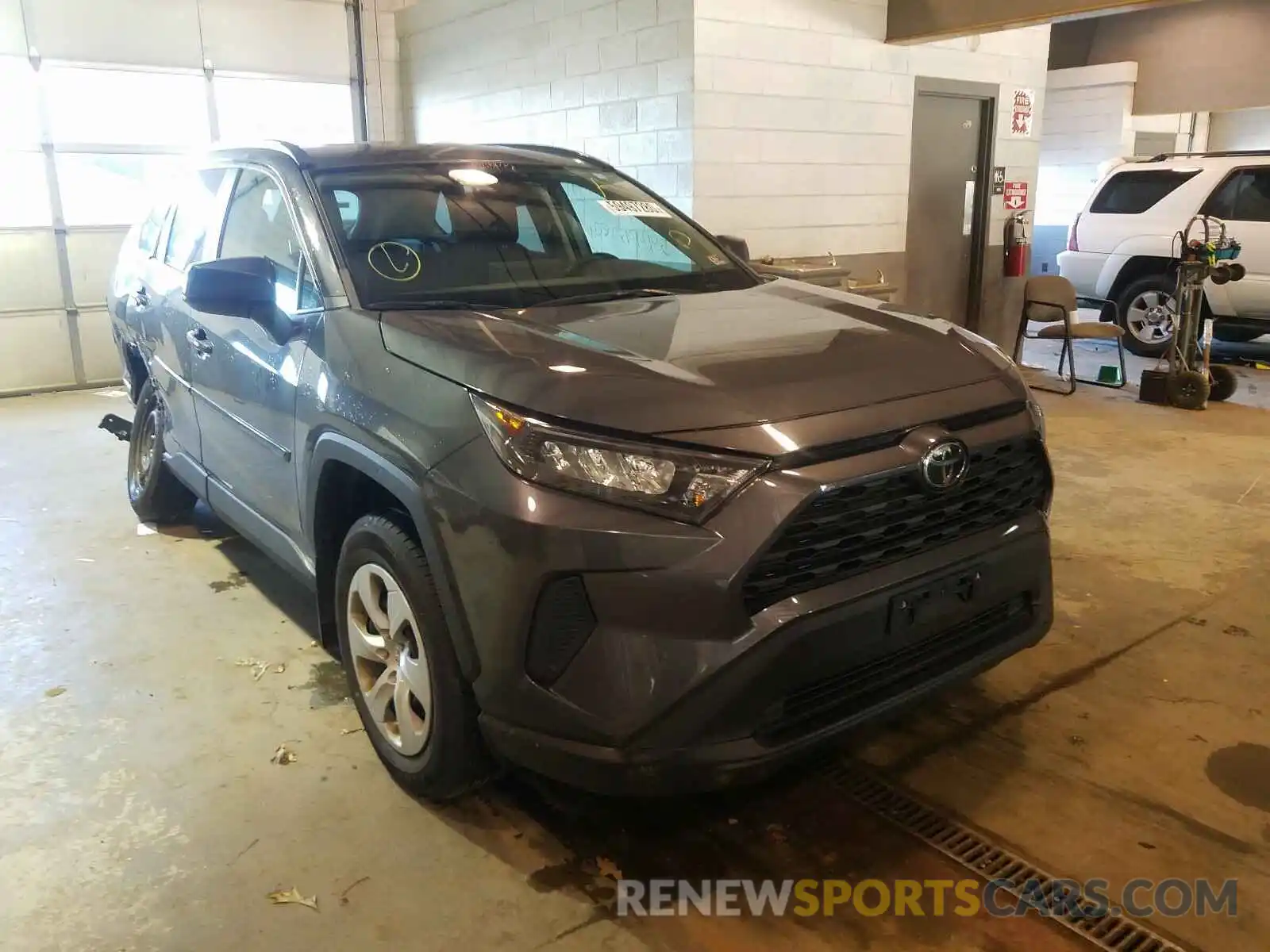 1 Photograph of a damaged car 2T3F1RFV1KW042108 TOYOTA RAV4 2019