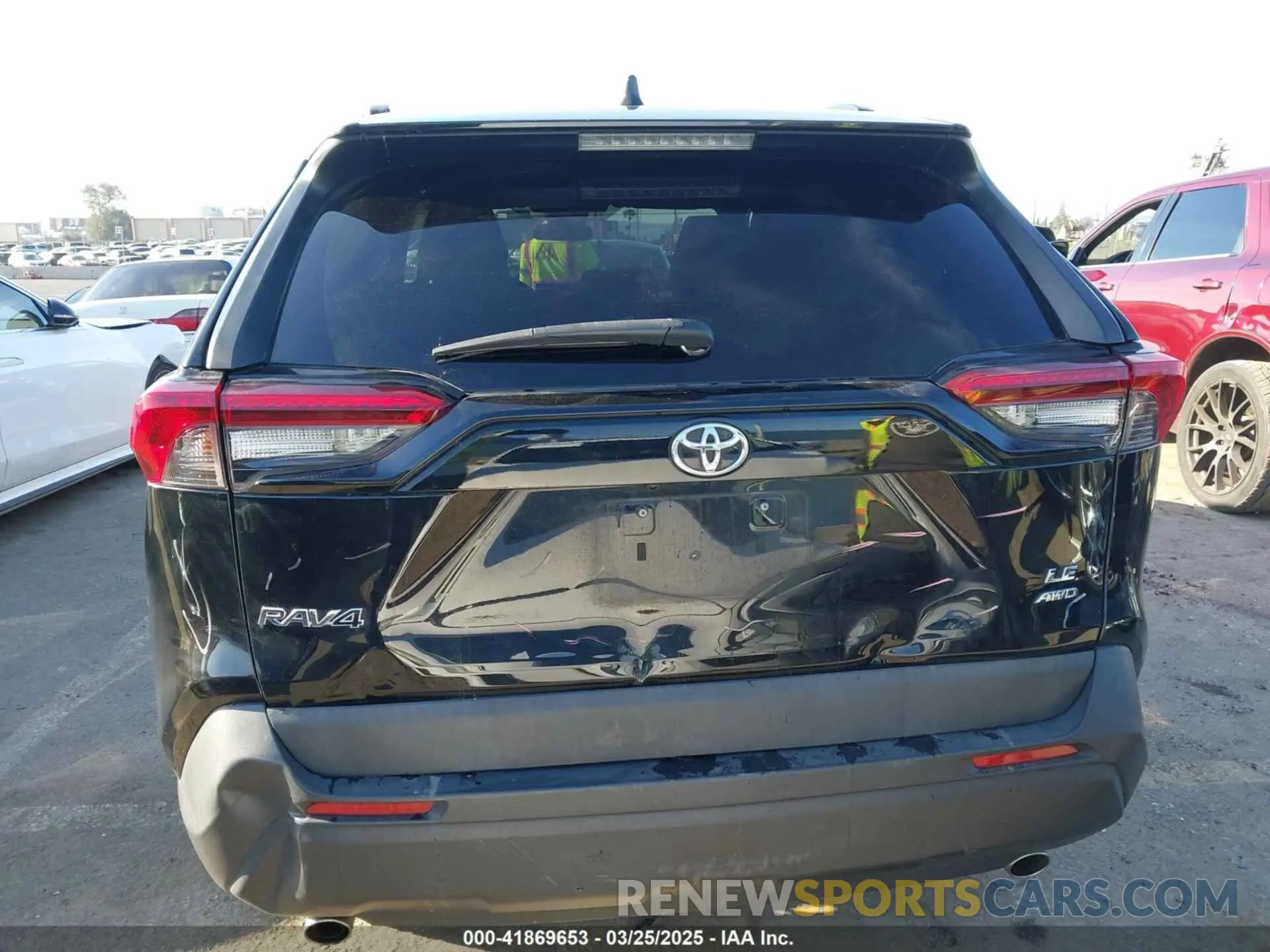 17 Photograph of a damaged car 2T3F1RFV1KW059958 TOYOTA RAV4 2019