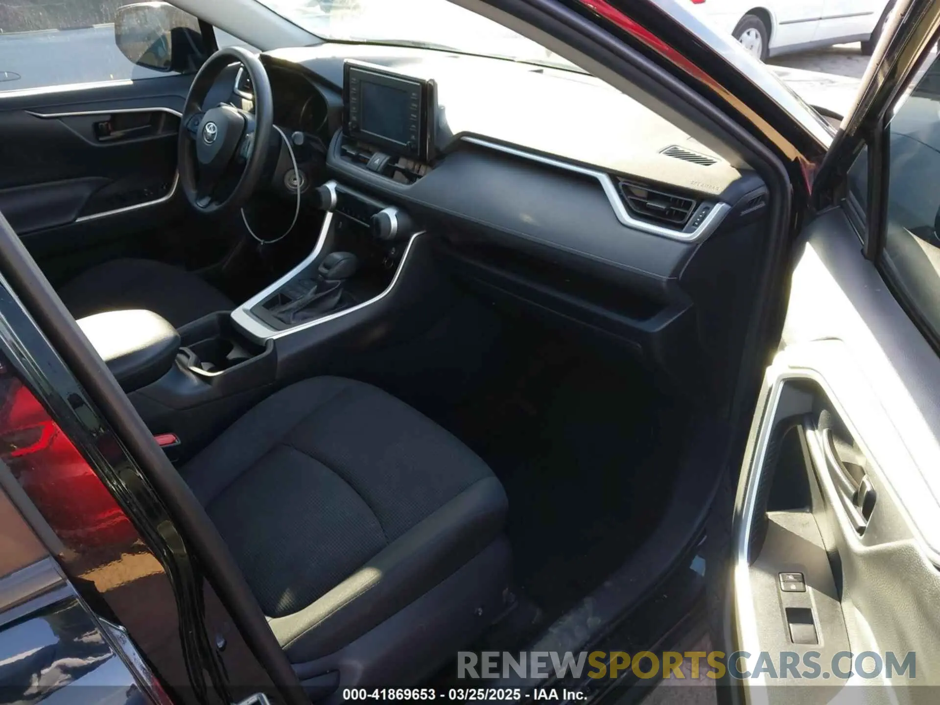 5 Photograph of a damaged car 2T3F1RFV1KW059958 TOYOTA RAV4 2019