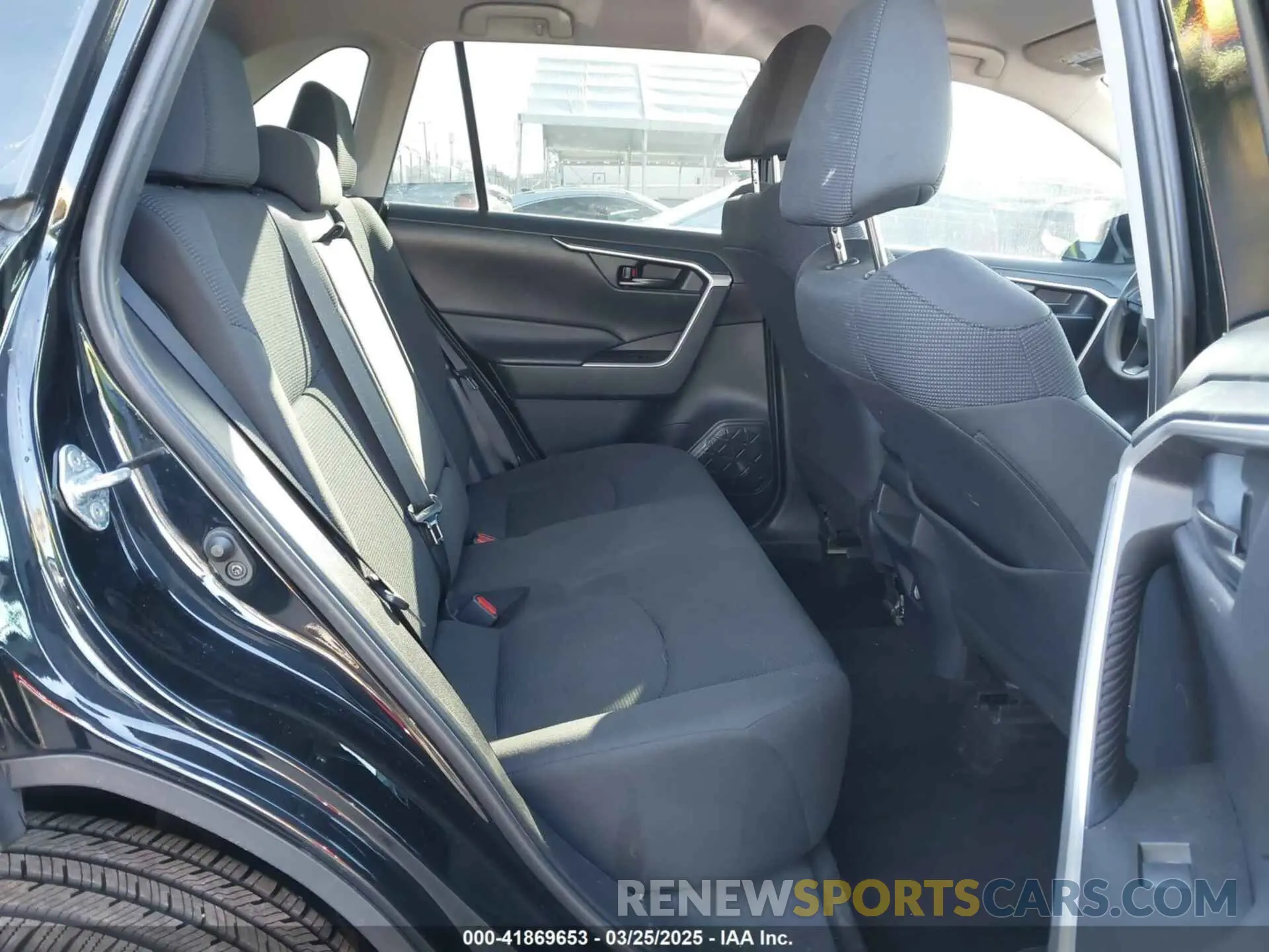 8 Photograph of a damaged car 2T3F1RFV1KW059958 TOYOTA RAV4 2019