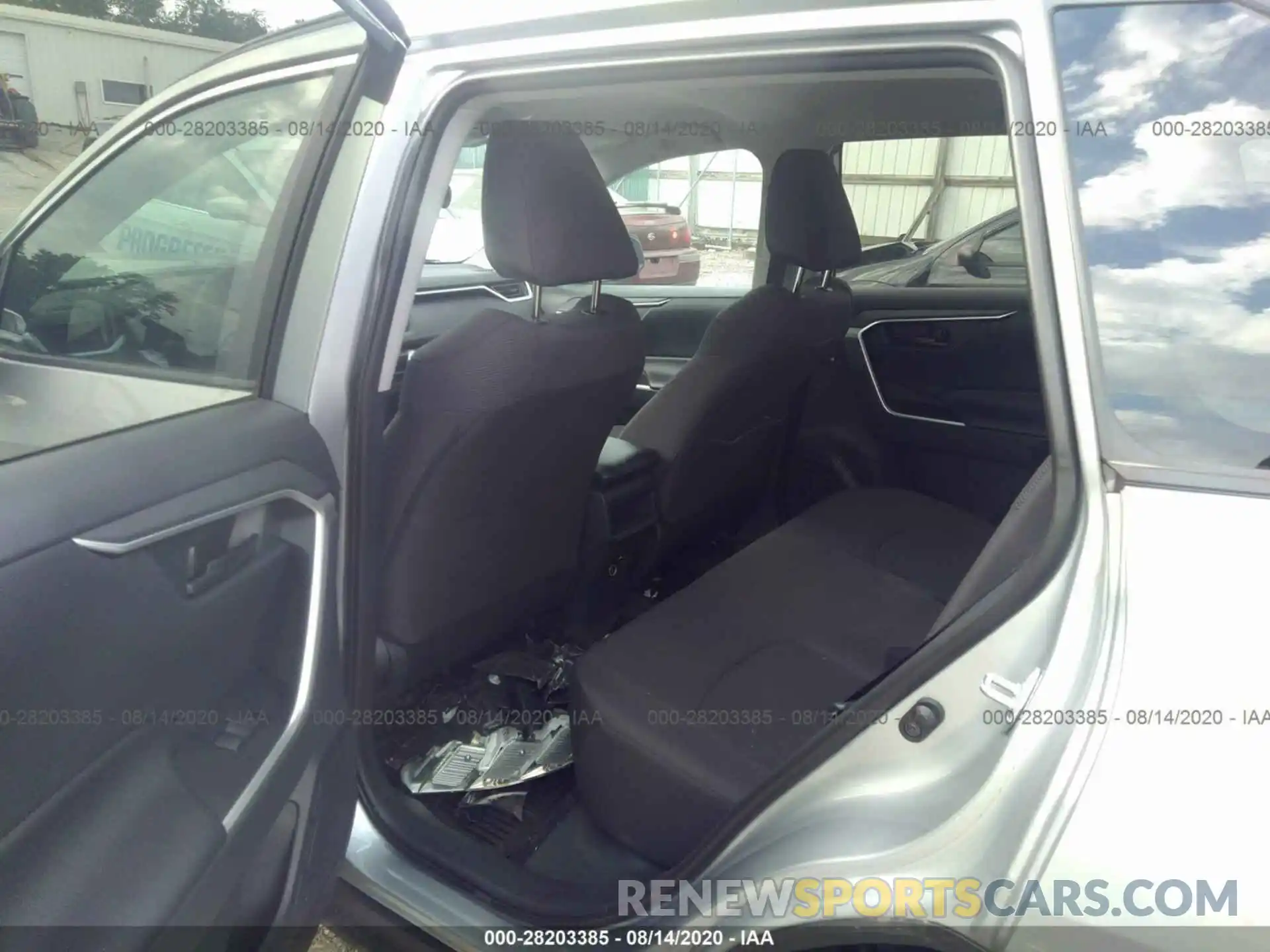 8 Photograph of a damaged car 2T3F1RFV1KW064898 TOYOTA RAV4 2019