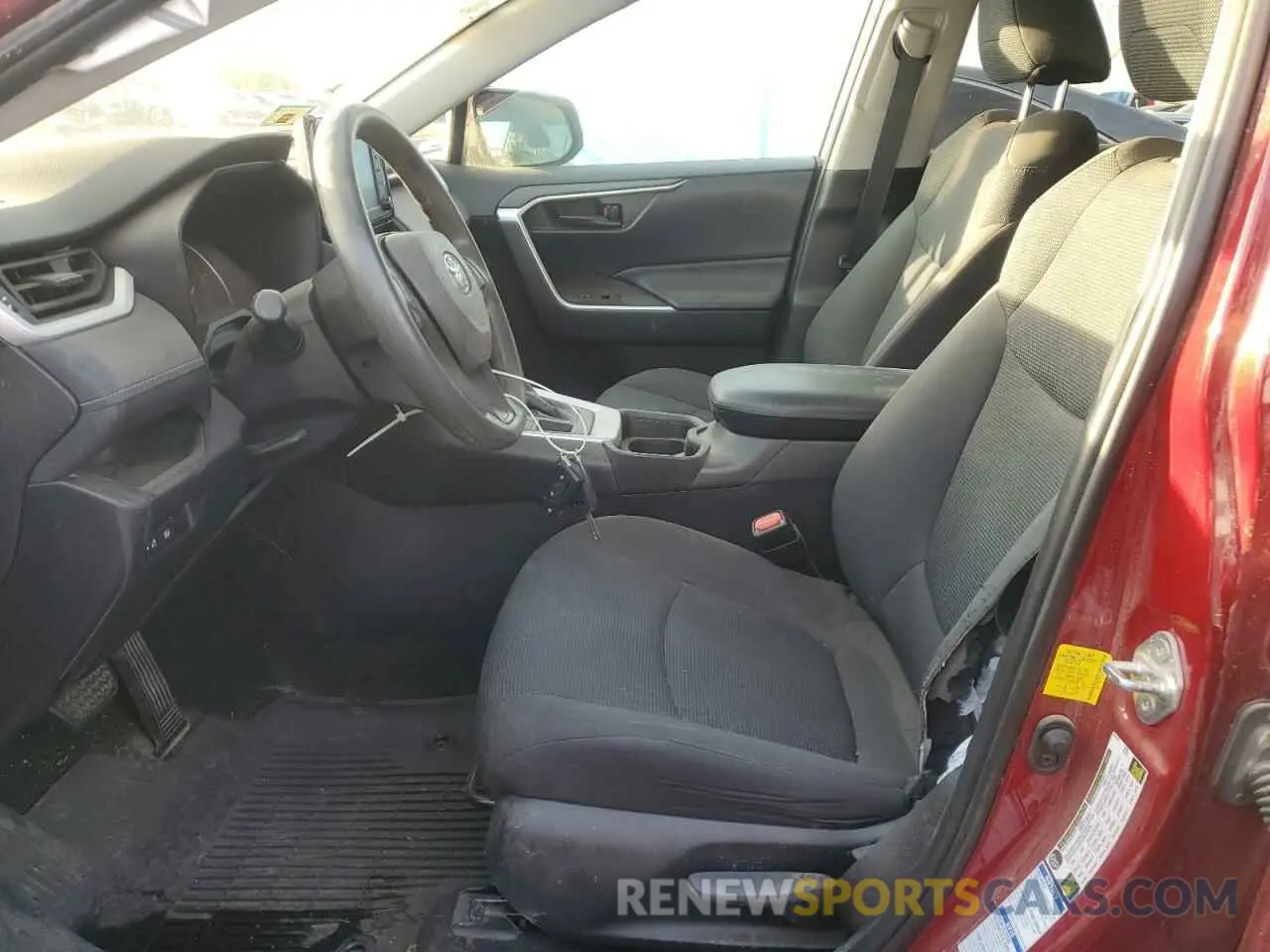7 Photograph of a damaged car 2T3F1RFV1KW078008 TOYOTA RAV4 2019