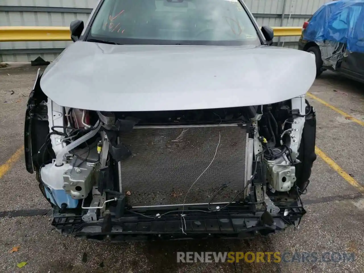 9 Photograph of a damaged car 2T3F1RFV1KW078235 TOYOTA RAV4 2019