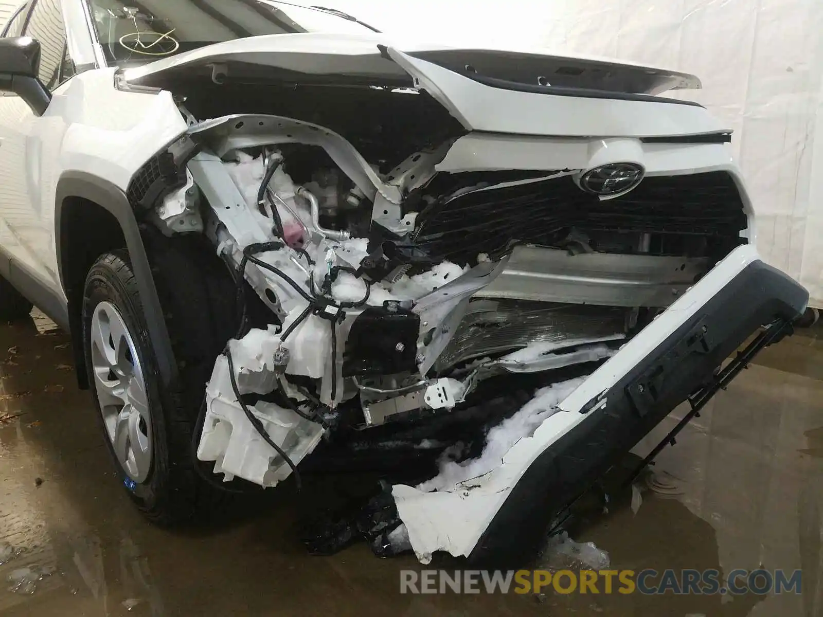 9 Photograph of a damaged car 2T3F1RFV2KC060635 TOYOTA RAV4 2019