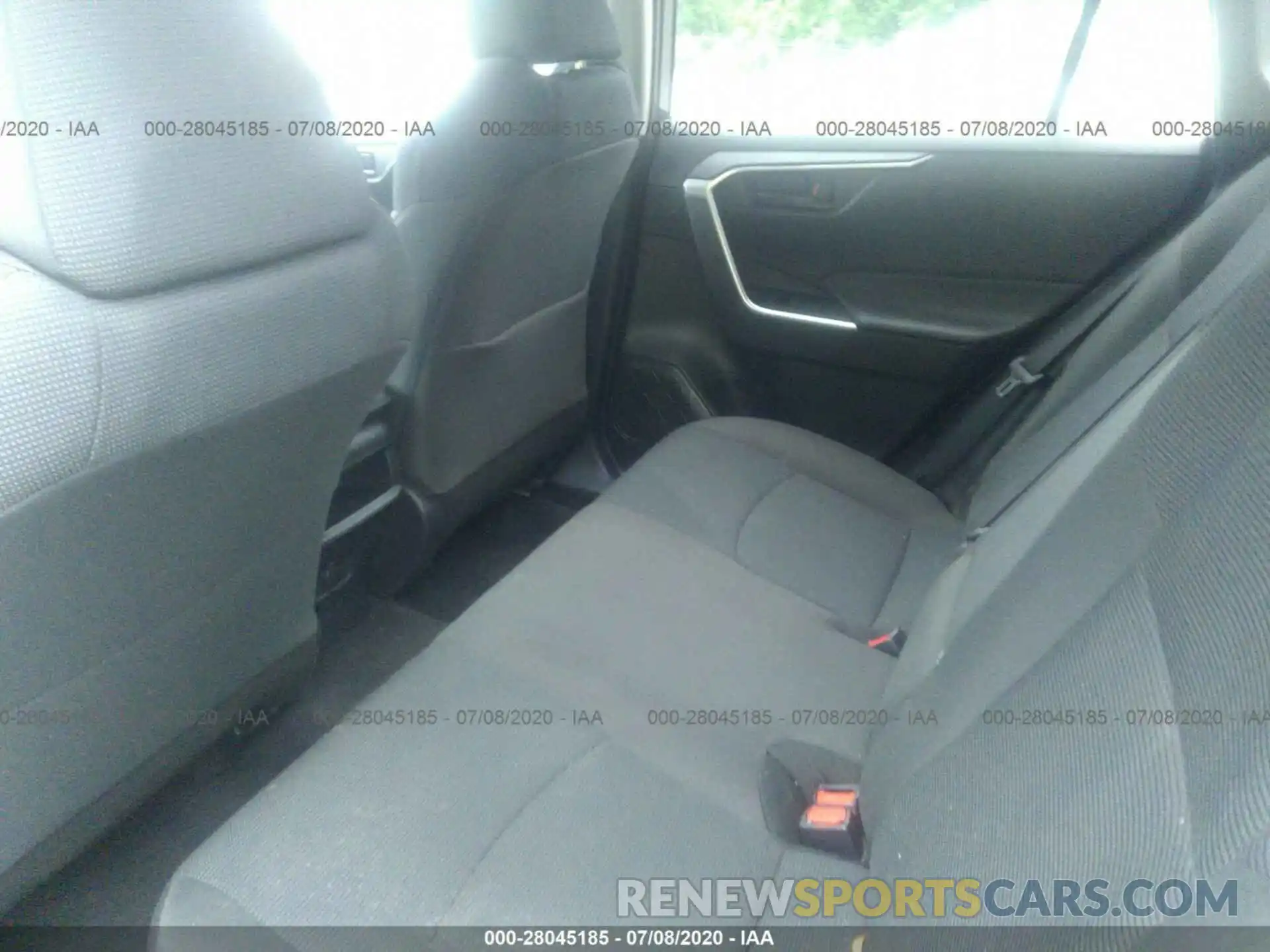 8 Photograph of a damaged car 2T3F1RFV2KW007920 TOYOTA RAV4 2019