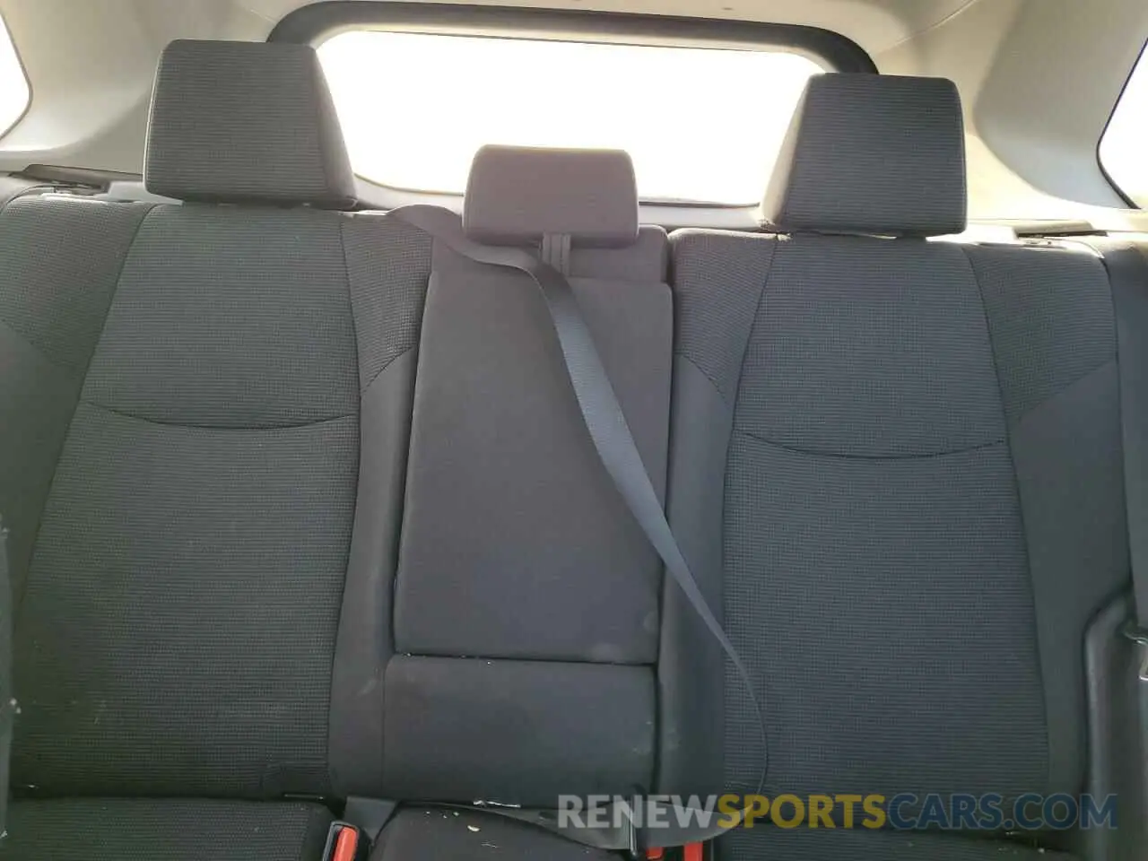 10 Photograph of a damaged car 2T3F1RFV2KW022143 TOYOTA RAV4 2019