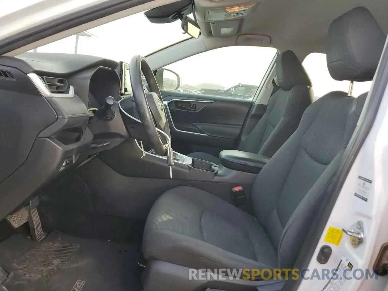 7 Photograph of a damaged car 2T3F1RFV2KW022143 TOYOTA RAV4 2019