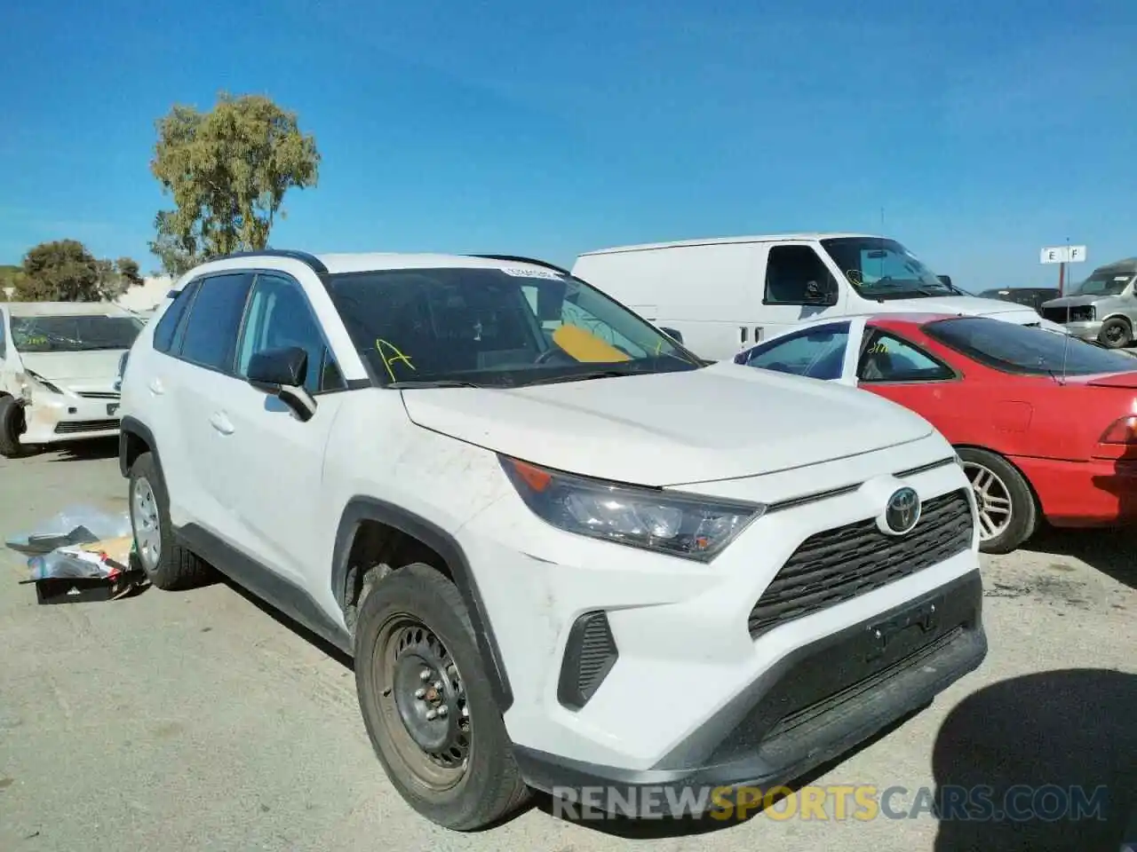 1 Photograph of a damaged car 2T3F1RFV2KW038861 TOYOTA RAV4 2019