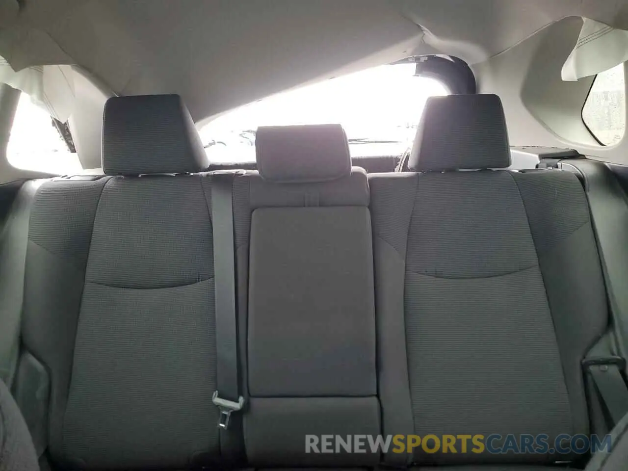 10 Photograph of a damaged car 2T3F1RFV2KW065705 TOYOTA RAV4 2019