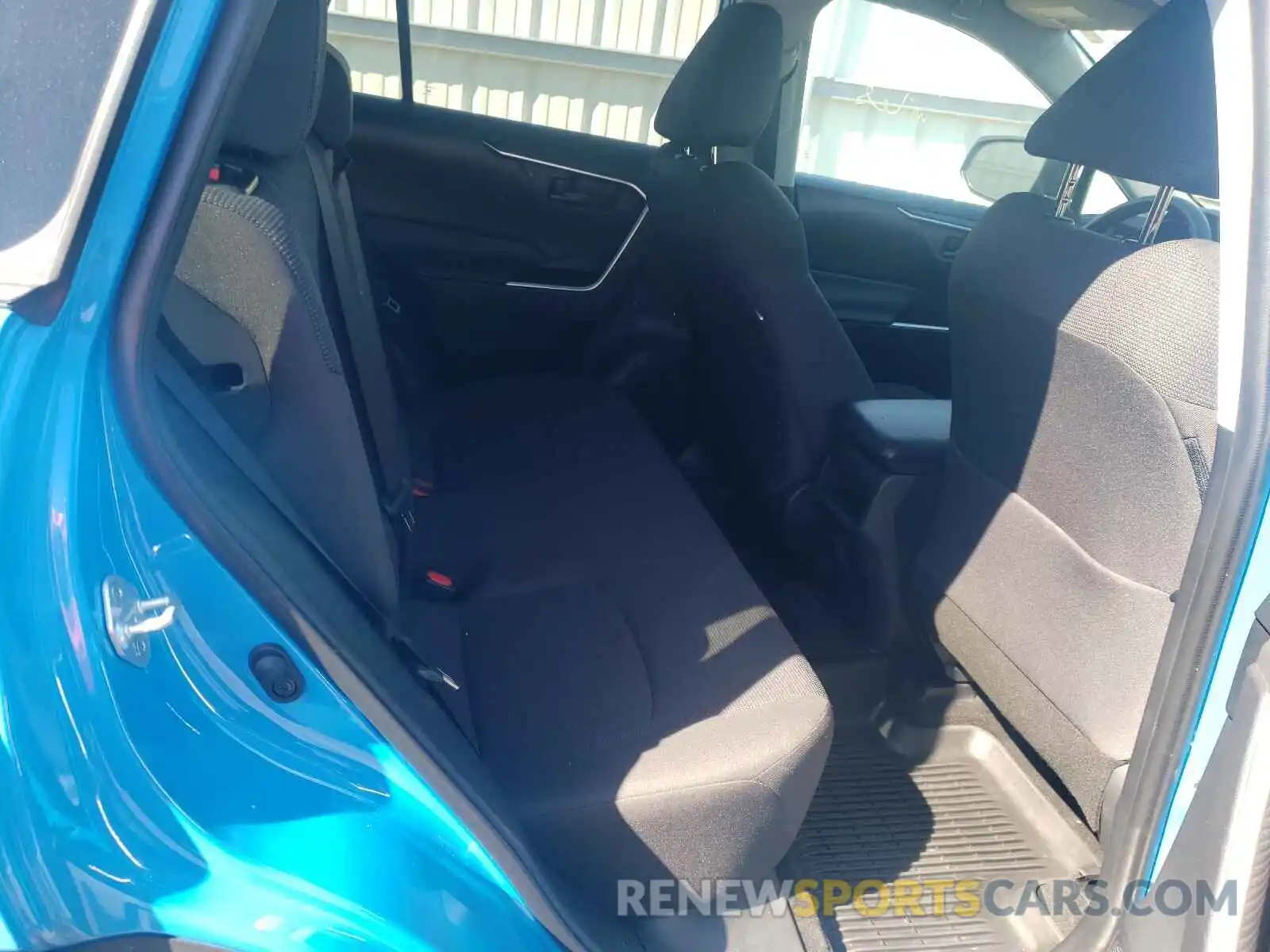 6 Photograph of a damaged car 2T3F1RFV2KW081841 TOYOTA RAV4 2019