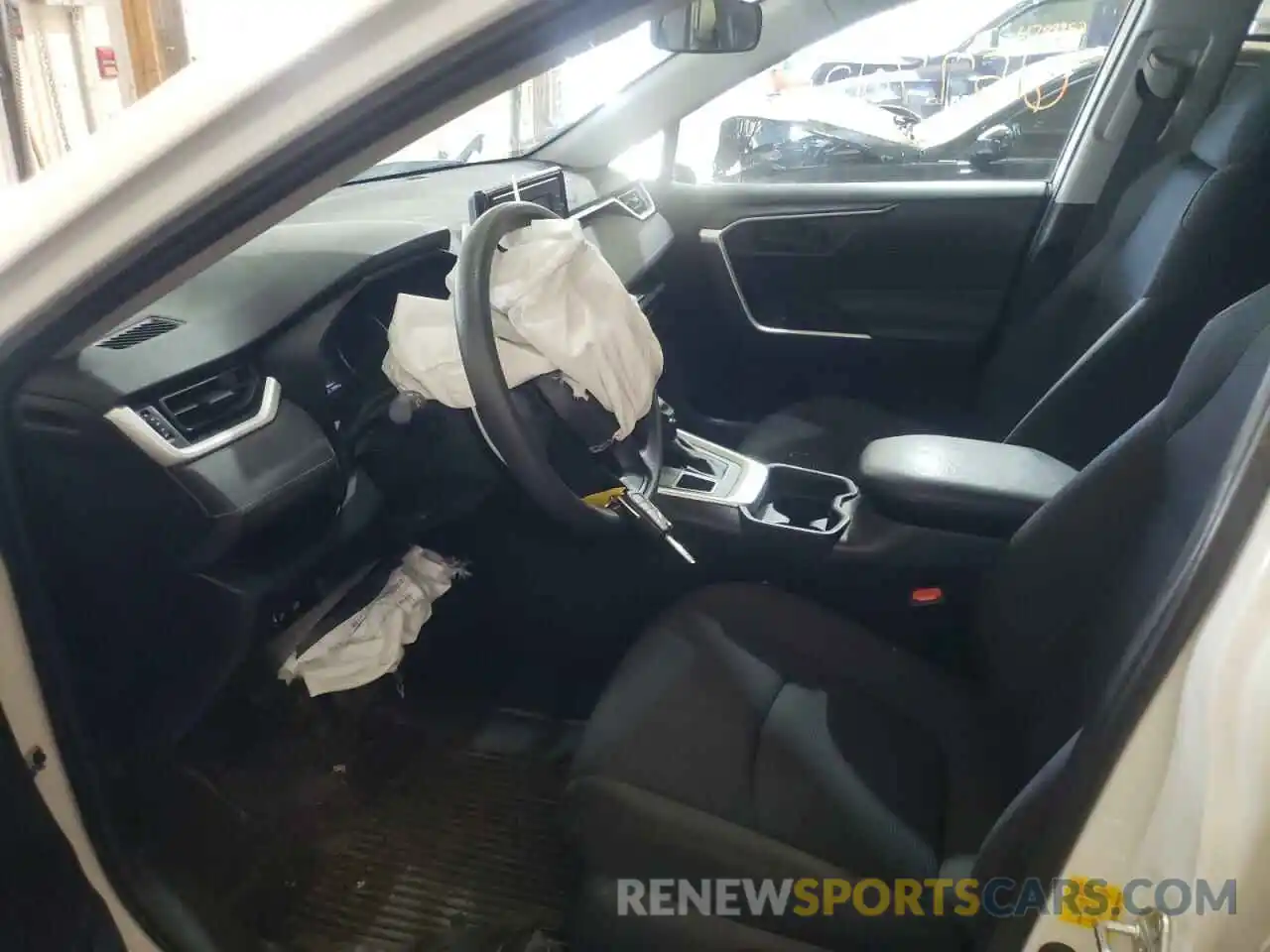 5 Photograph of a damaged car 2T3F1RFV3KC045996 TOYOTA RAV4 2019