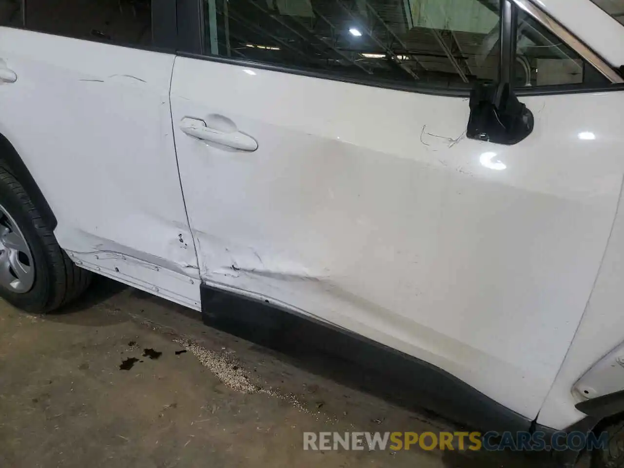 9 Photograph of a damaged car 2T3F1RFV3KC045996 TOYOTA RAV4 2019