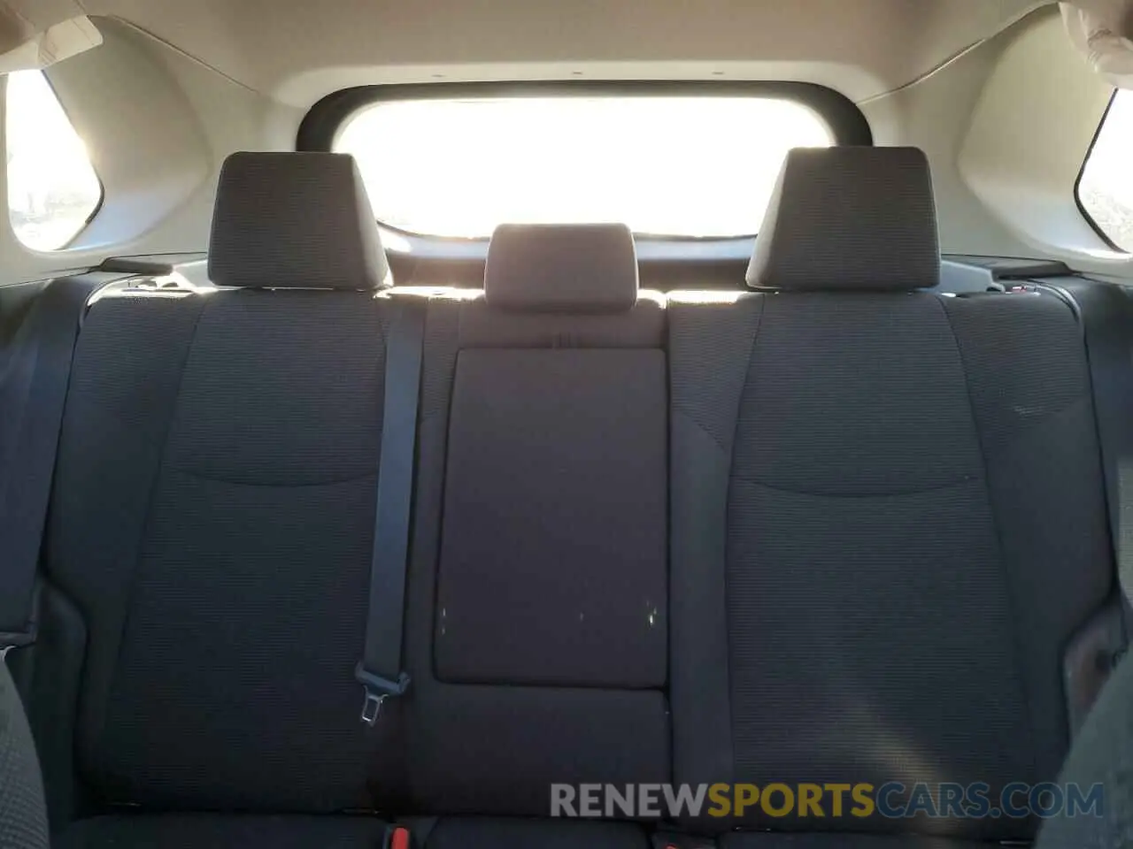 10 Photograph of a damaged car 2T3F1RFV3KW061419 TOYOTA RAV4 2019