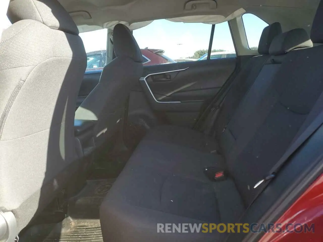 11 Photograph of a damaged car 2T3F1RFV3KW061419 TOYOTA RAV4 2019