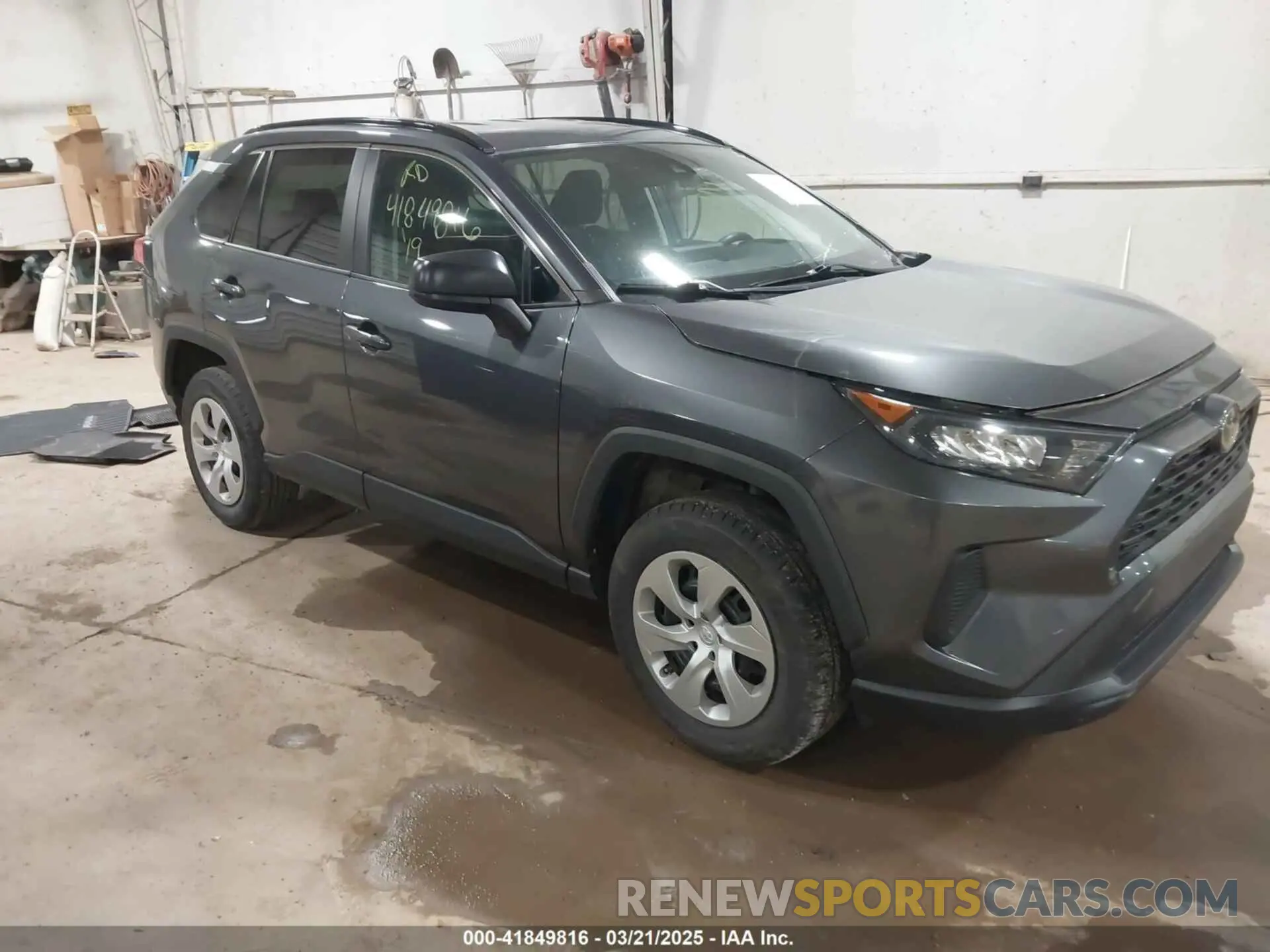 1 Photograph of a damaged car 2T3F1RFV4KC036501 TOYOTA RAV4 2019