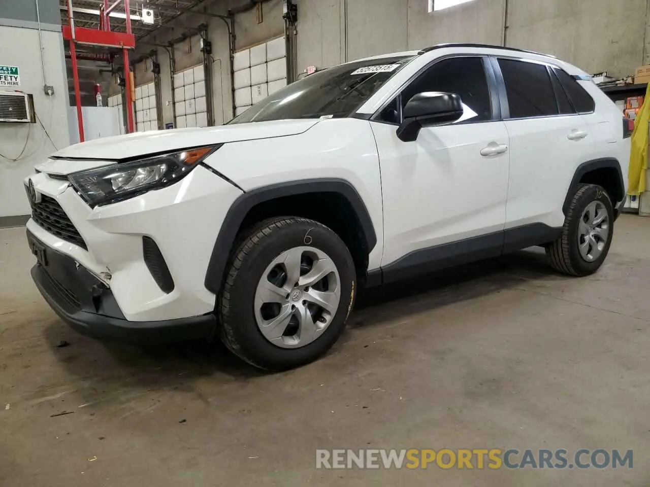 1 Photograph of a damaged car 2T3F1RFV4KW017798 TOYOTA RAV4 2019