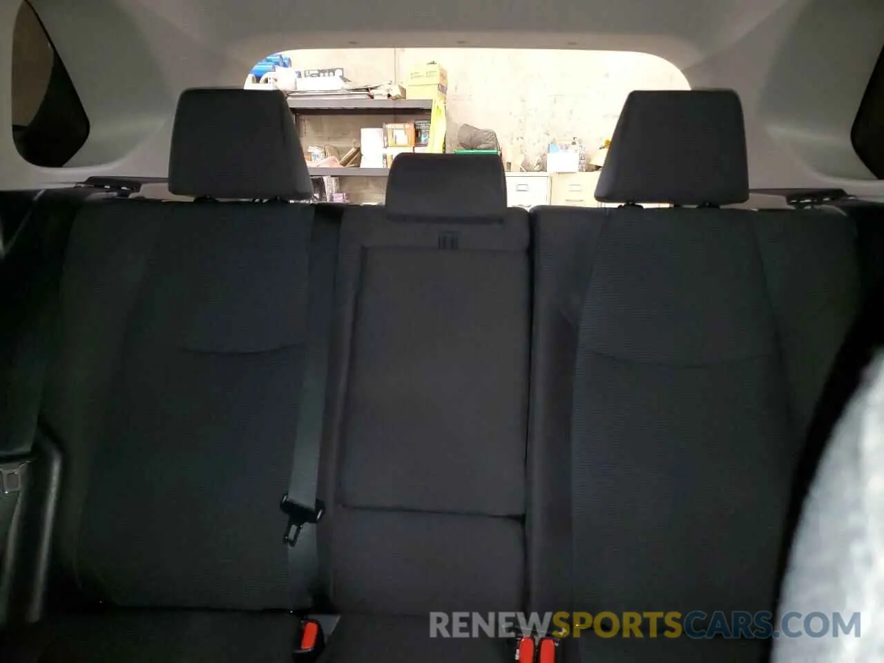 10 Photograph of a damaged car 2T3F1RFV4KW017798 TOYOTA RAV4 2019