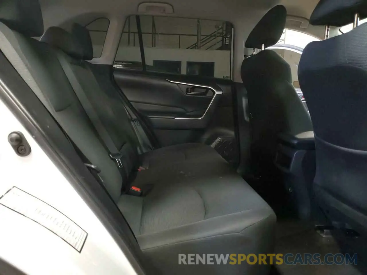 12 Photograph of a damaged car 2T3F1RFV4KW017798 TOYOTA RAV4 2019