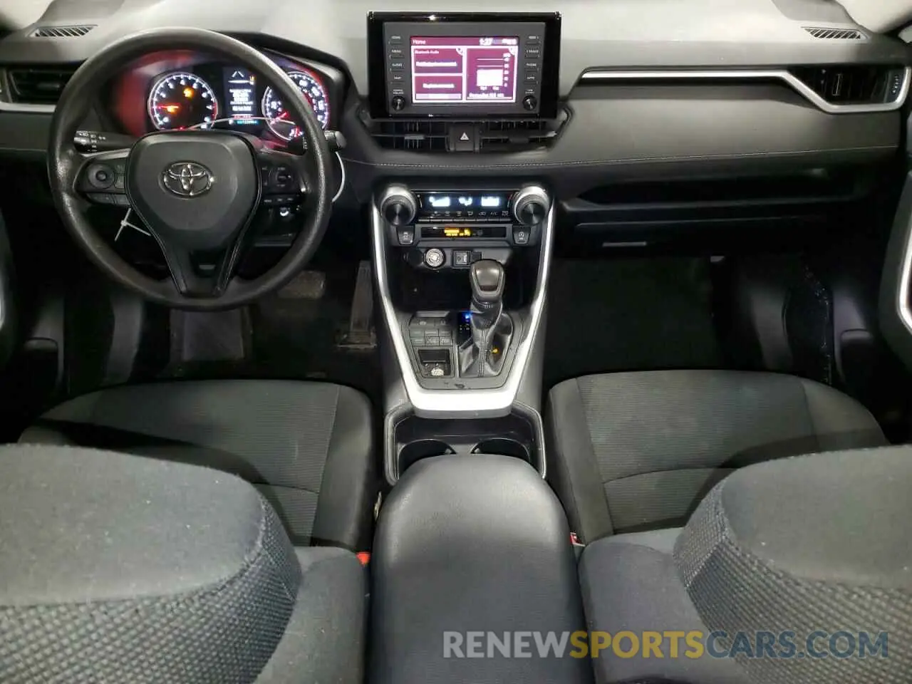 8 Photograph of a damaged car 2T3F1RFV4KW017798 TOYOTA RAV4 2019