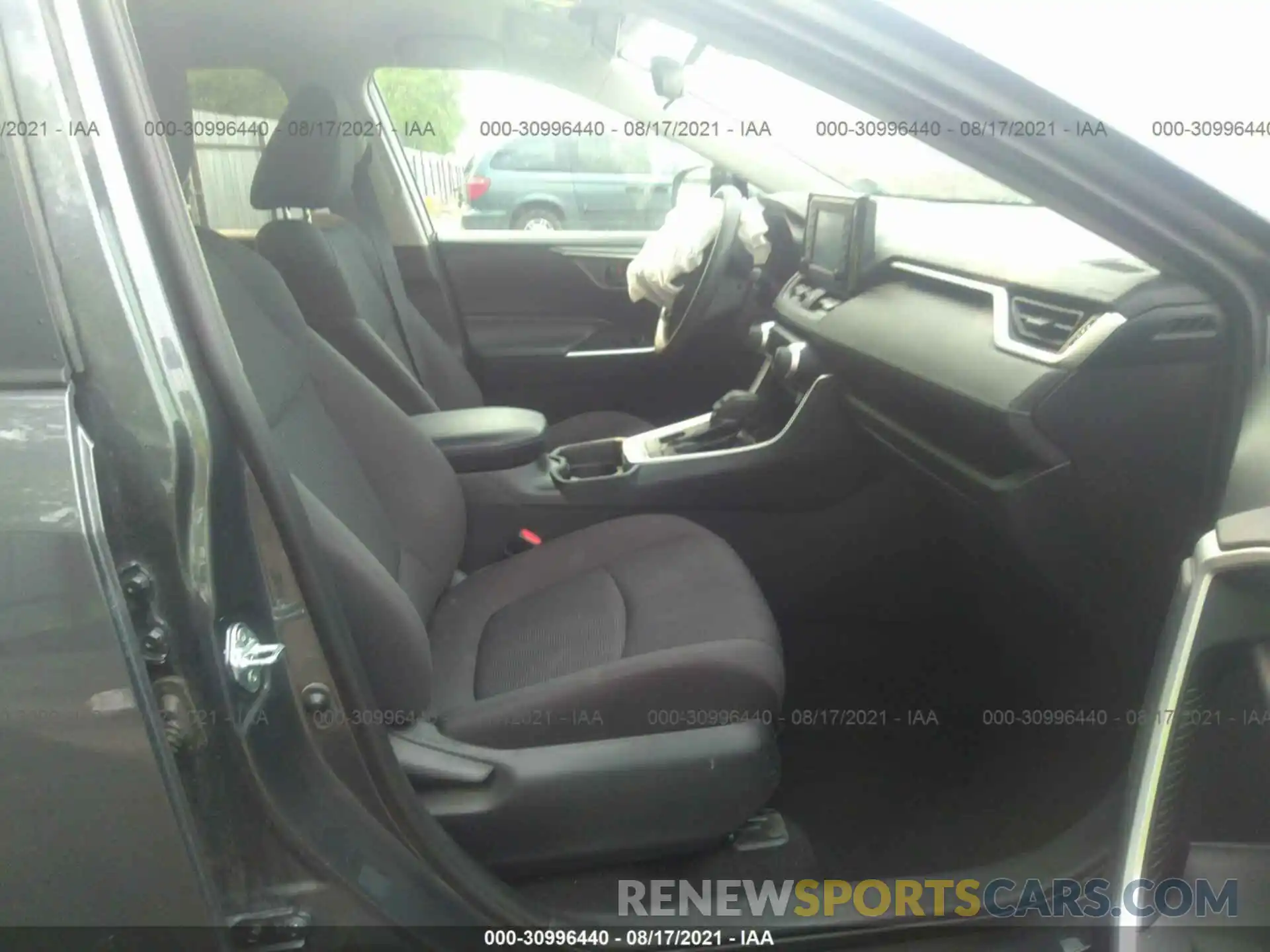 5 Photograph of a damaged car 2T3F1RFV4KW056696 TOYOTA RAV4 2019