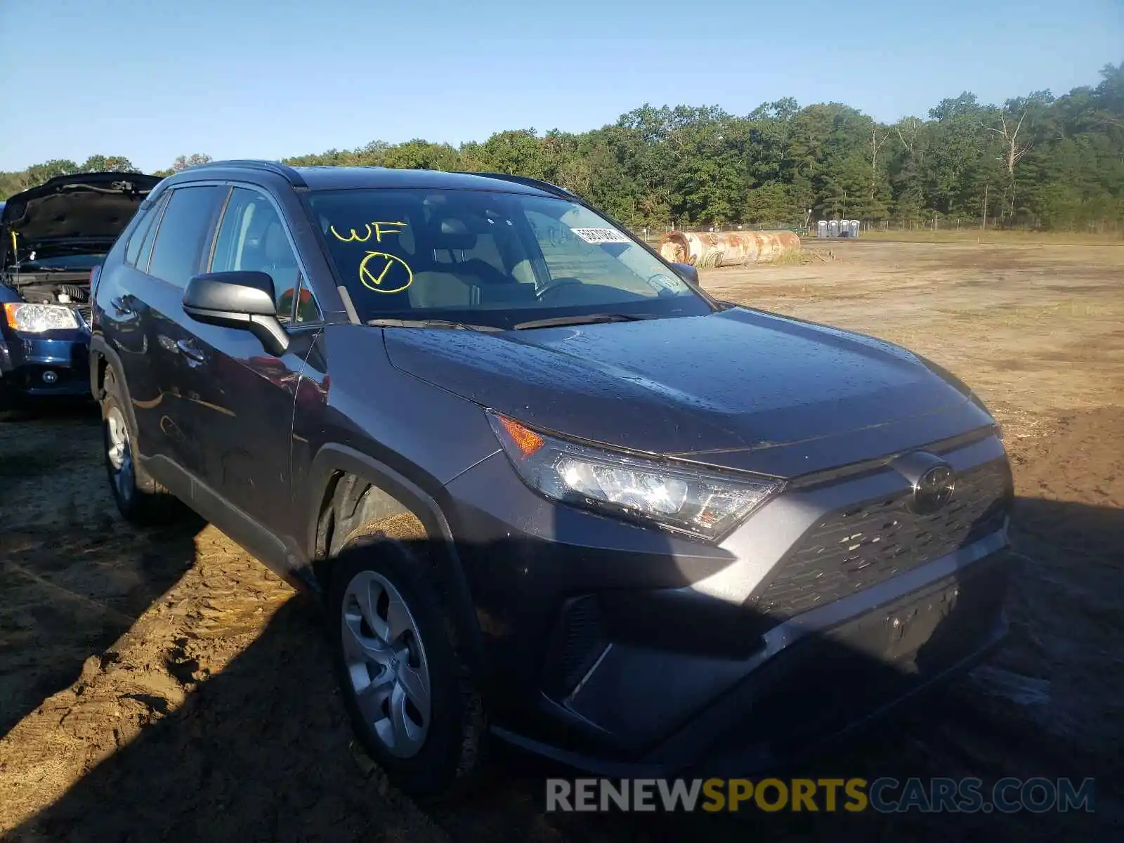 1 Photograph of a damaged car 2T3F1RFV4KW060702 TOYOTA RAV4 2019