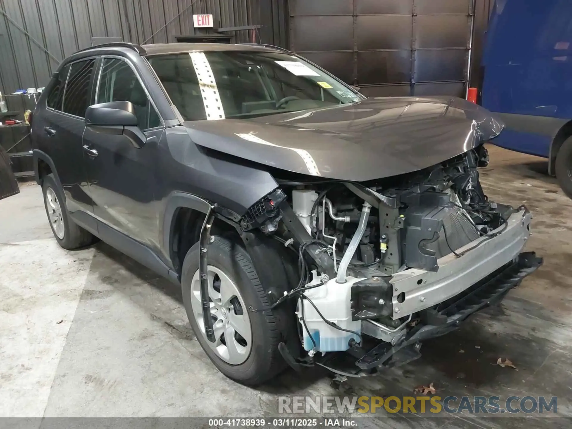 1 Photograph of a damaged car 2T3F1RFV4KW061414 TOYOTA RAV4 2019