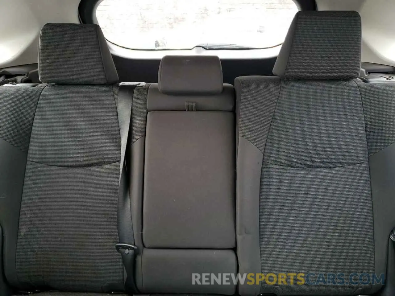 10 Photograph of a damaged car 2T3F1RFV4KW064216 TOYOTA RAV4 2019
