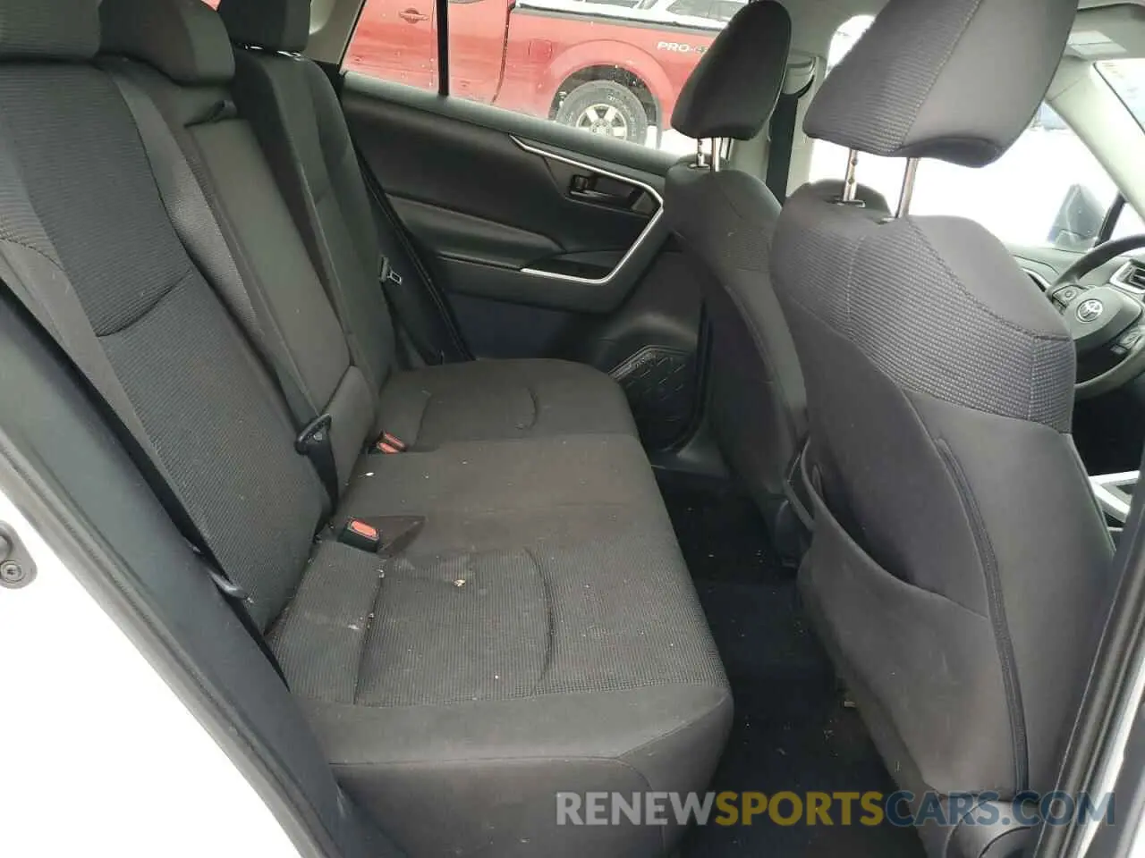 11 Photograph of a damaged car 2T3F1RFV4KW064216 TOYOTA RAV4 2019