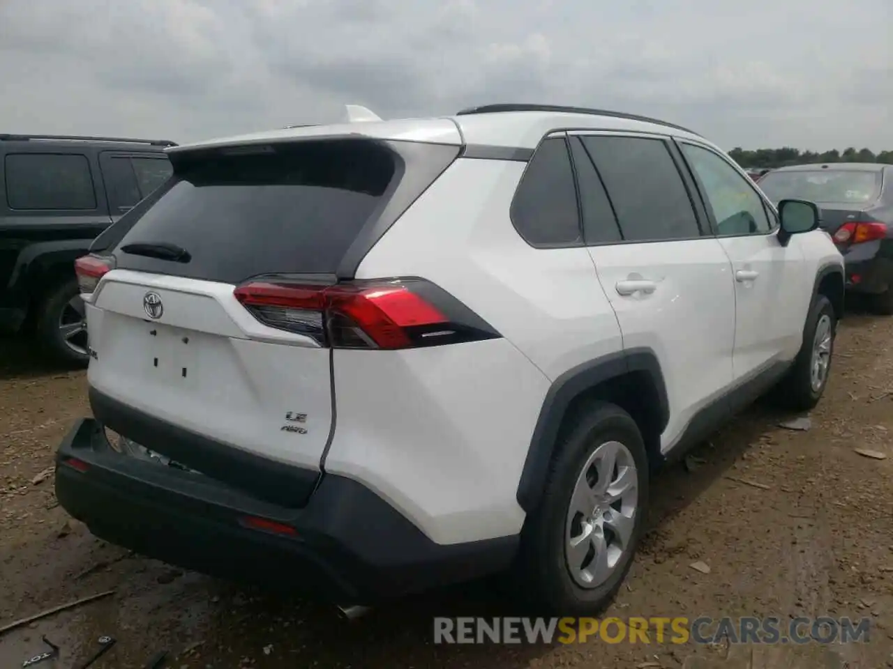 4 Photograph of a damaged car 2T3F1RFV4KW069321 TOYOTA RAV4 2019