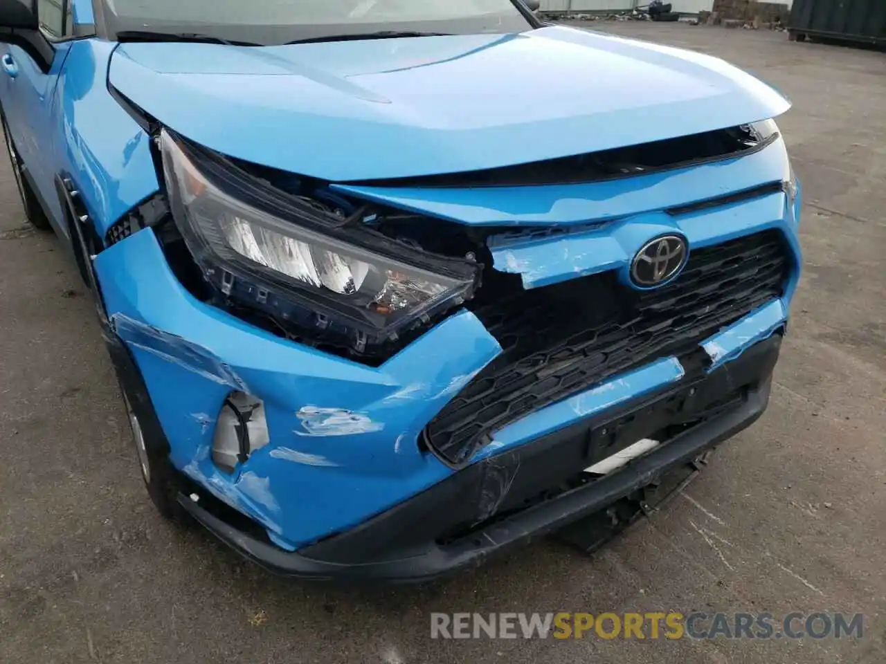 9 Photograph of a damaged car 2T3F1RFV5KC001157 TOYOTA RAV4 2019