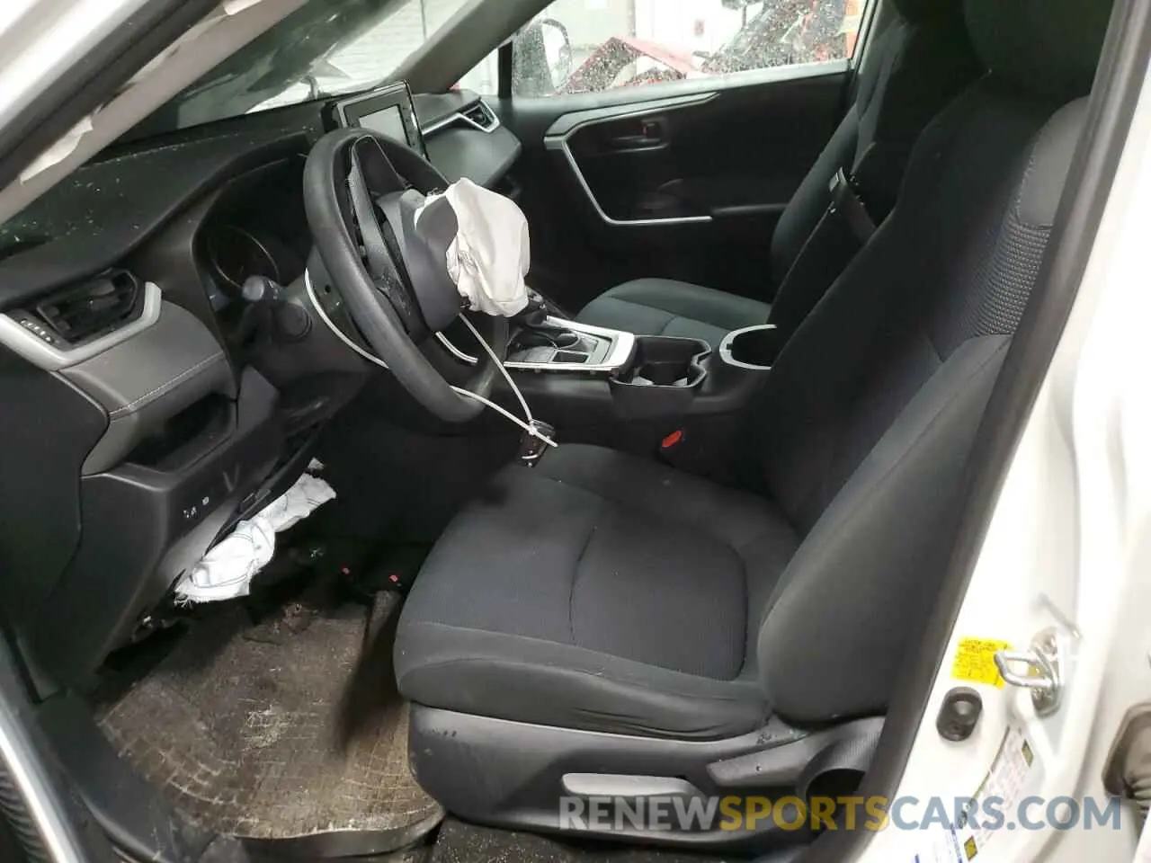 7 Photograph of a damaged car 2T3F1RFV5KC020792 TOYOTA RAV4 2019
