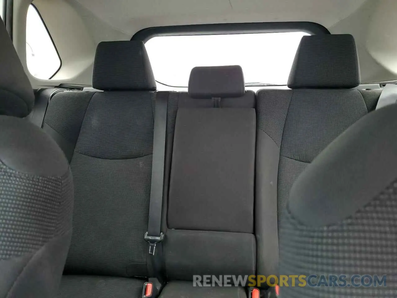 10 Photograph of a damaged car 2T3F1RFV5KC029024 TOYOTA RAV4 2019