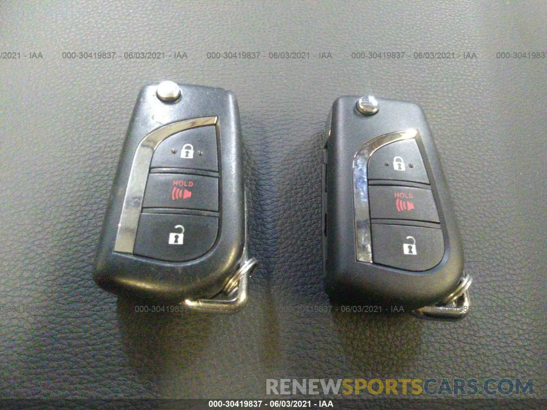 11 Photograph of a damaged car 2T3F1RFV5KC031128 TOYOTA RAV4 2019