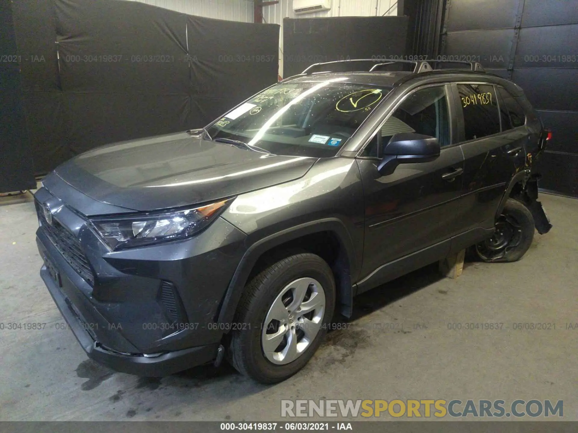 2 Photograph of a damaged car 2T3F1RFV5KC031128 TOYOTA RAV4 2019
