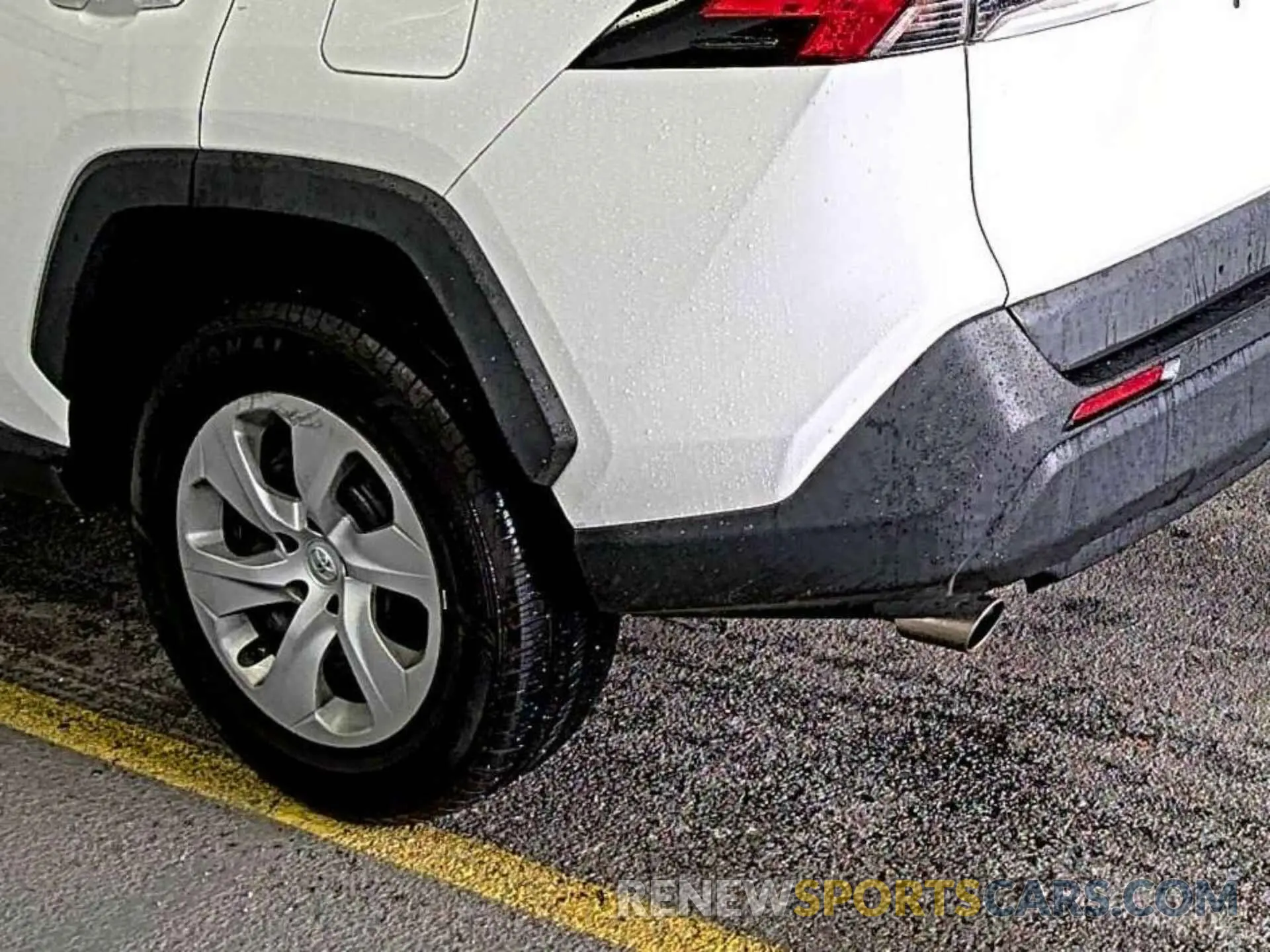 29 Photograph of a damaged car 2T3F1RFV5KC037351 TOYOTA RAV4 2019