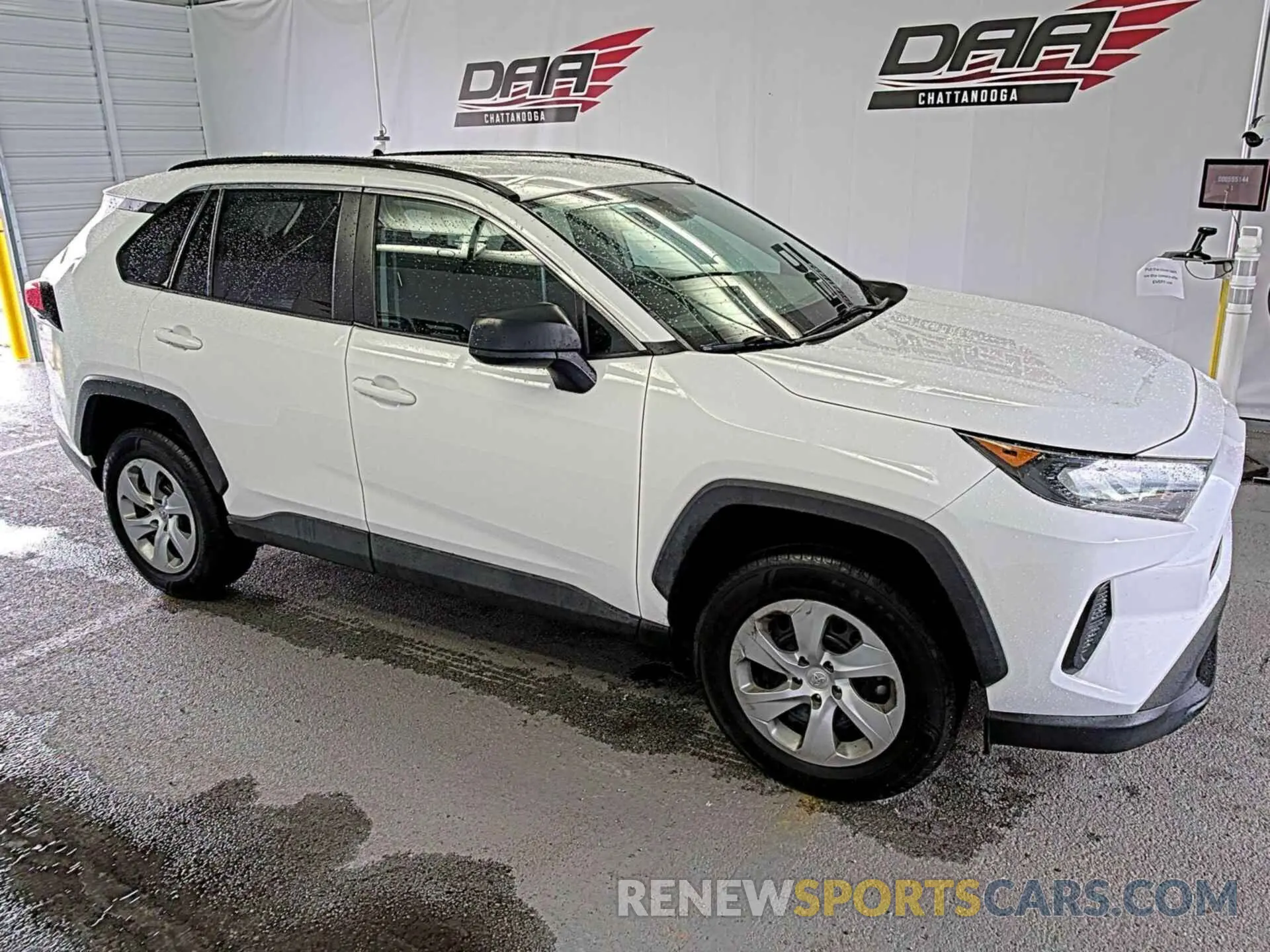 32 Photograph of a damaged car 2T3F1RFV5KC037351 TOYOTA RAV4 2019