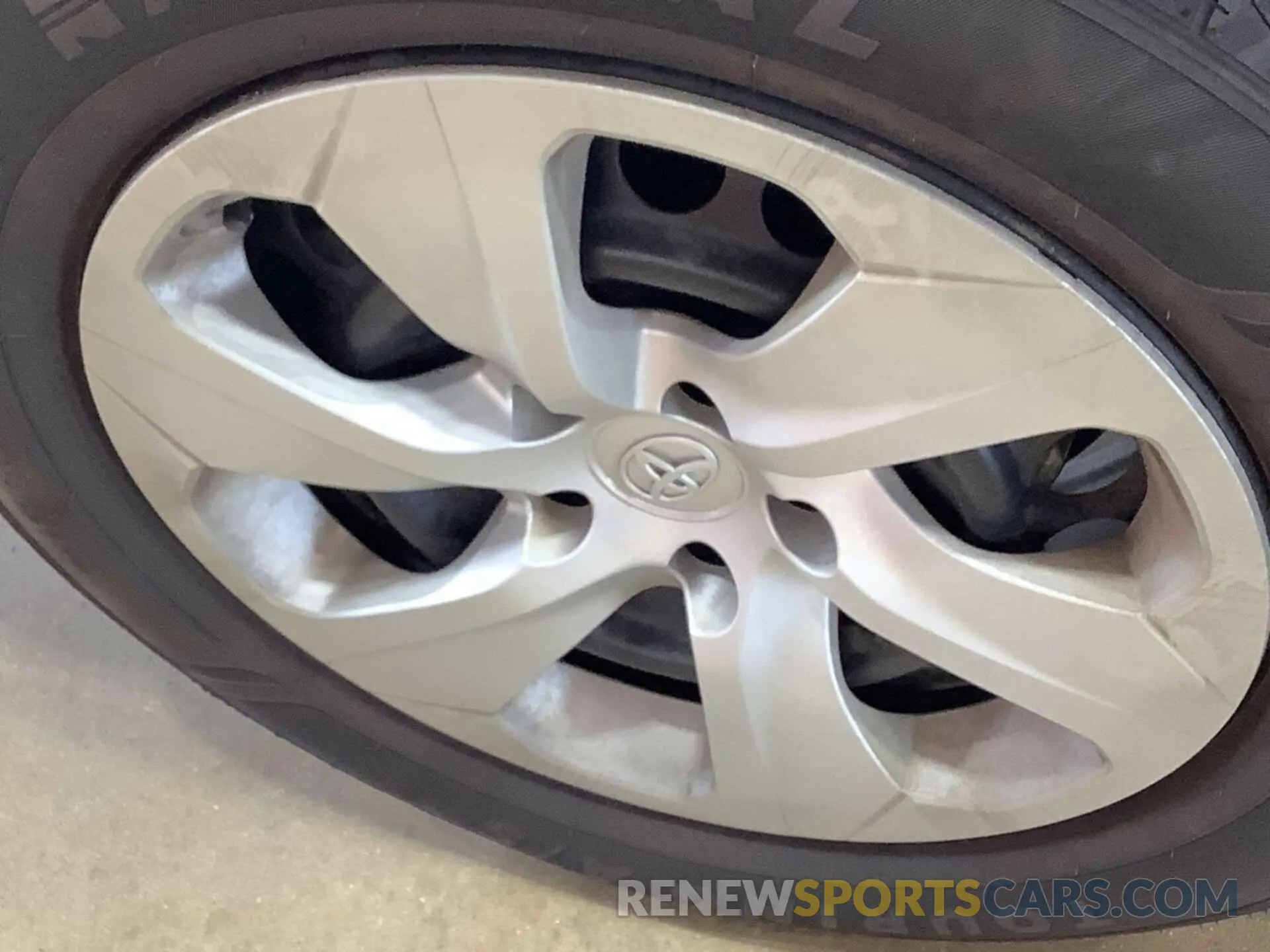 6 Photograph of a damaged car 2T3F1RFV5KC037351 TOYOTA RAV4 2019