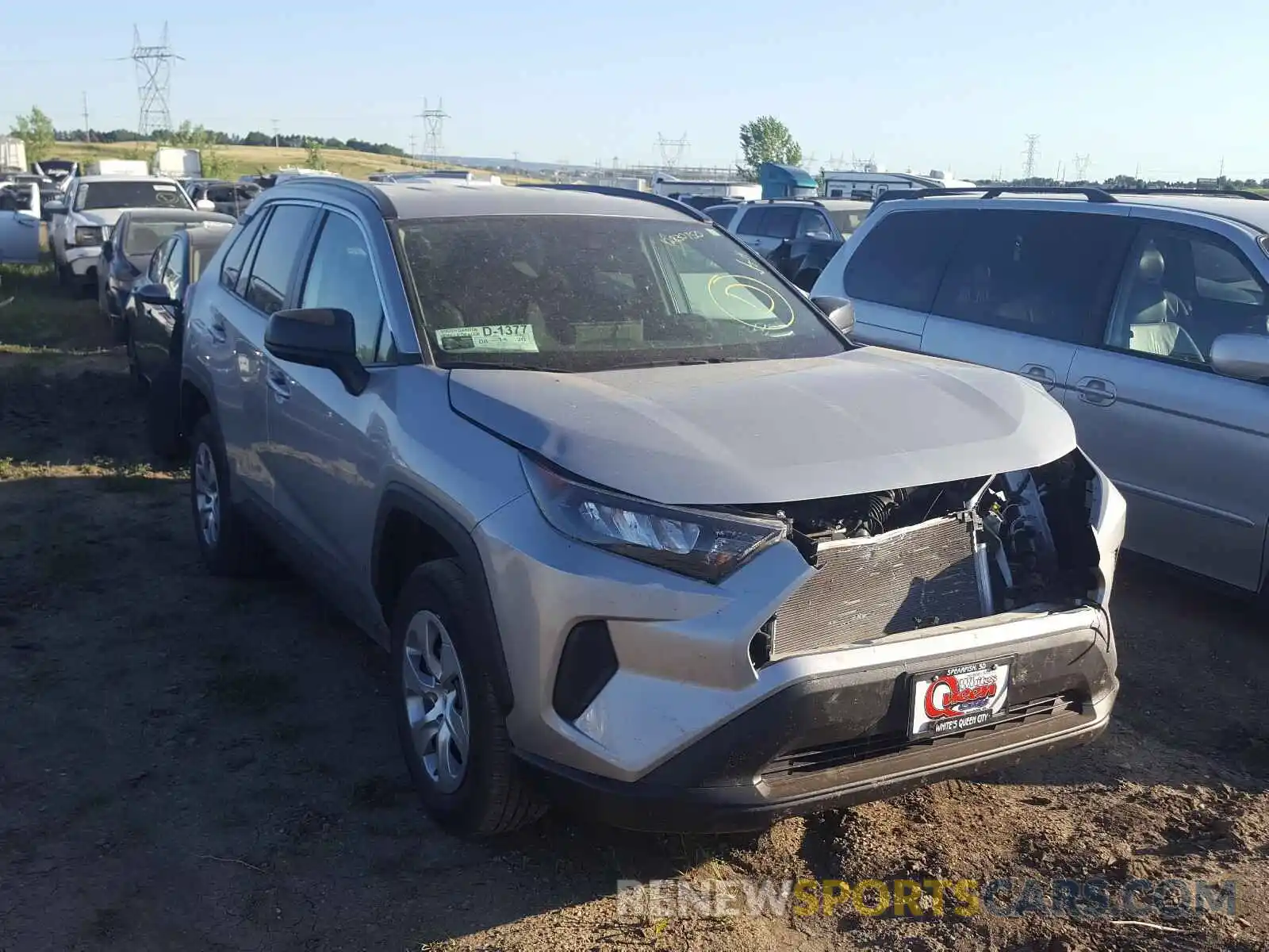 1 Photograph of a damaged car 2T3F1RFV5KW018331 TOYOTA RAV4 2019