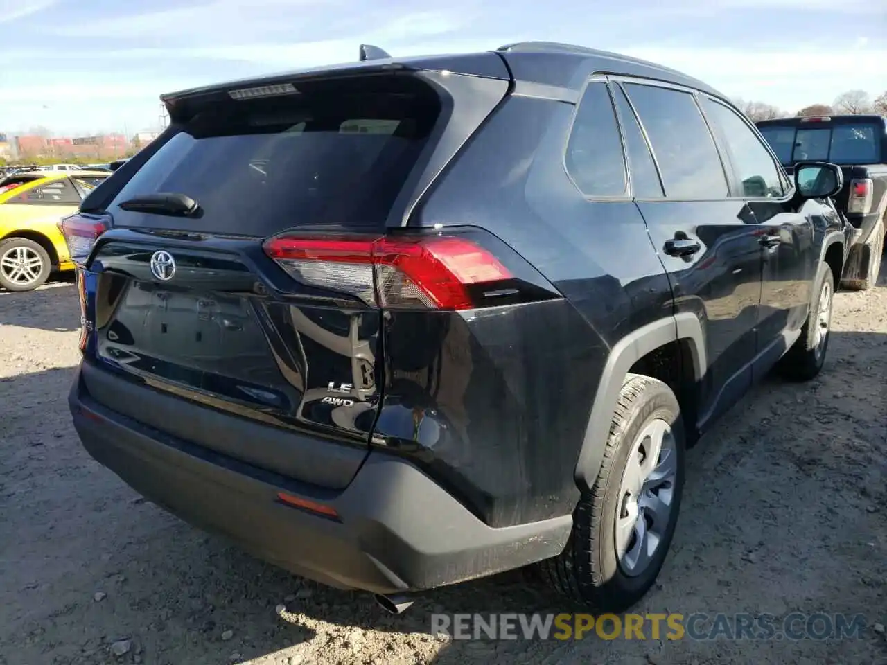 4 Photograph of a damaged car 2T3F1RFV5KW050115 TOYOTA RAV4 2019