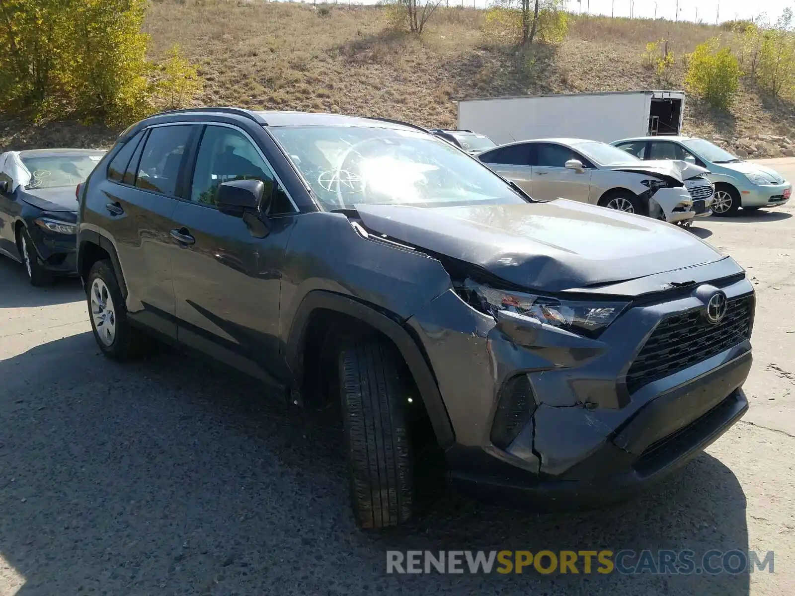 1 Photograph of a damaged car 2T3F1RFV5KW060546 TOYOTA RAV4 2019