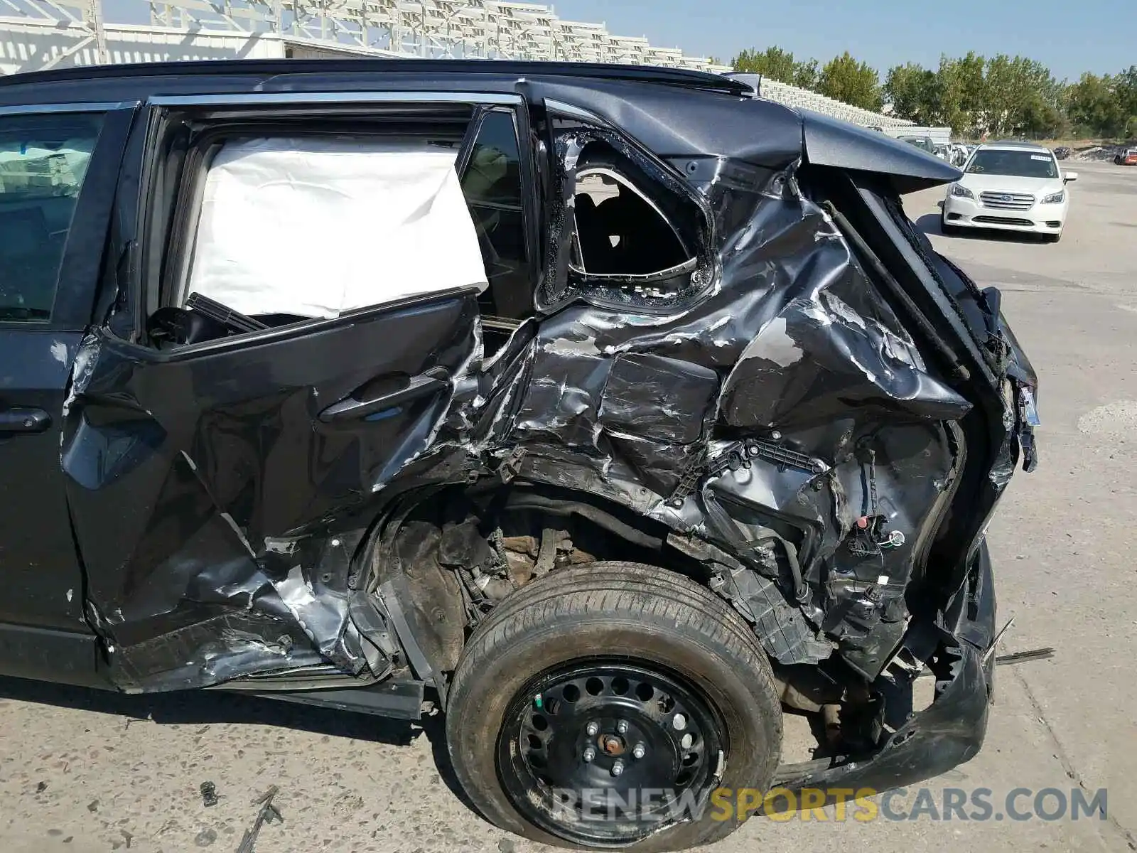 9 Photograph of a damaged car 2T3F1RFV5KW060546 TOYOTA RAV4 2019