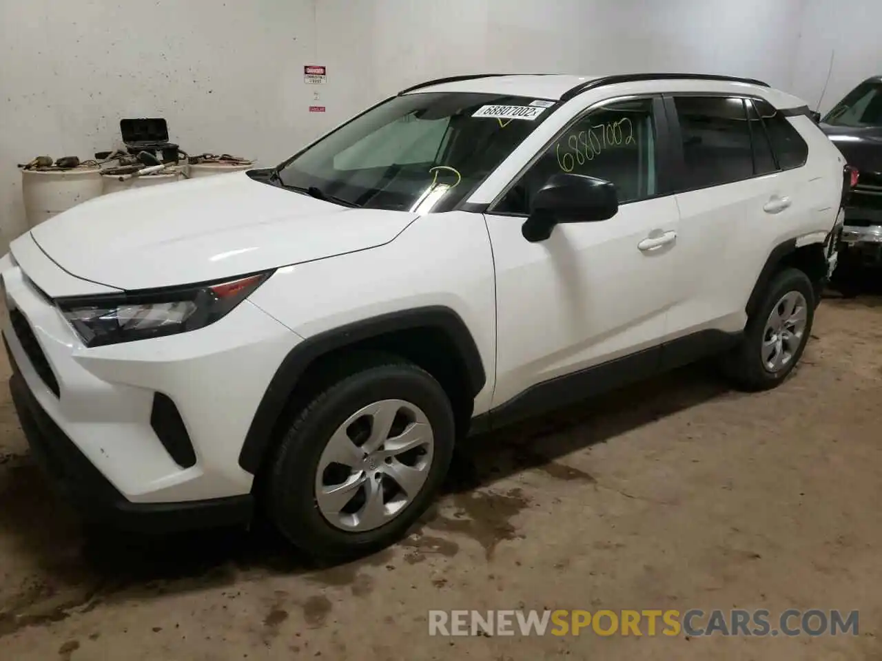 1 Photograph of a damaged car 2T3F1RFV5KW068565 TOYOTA RAV4 2019