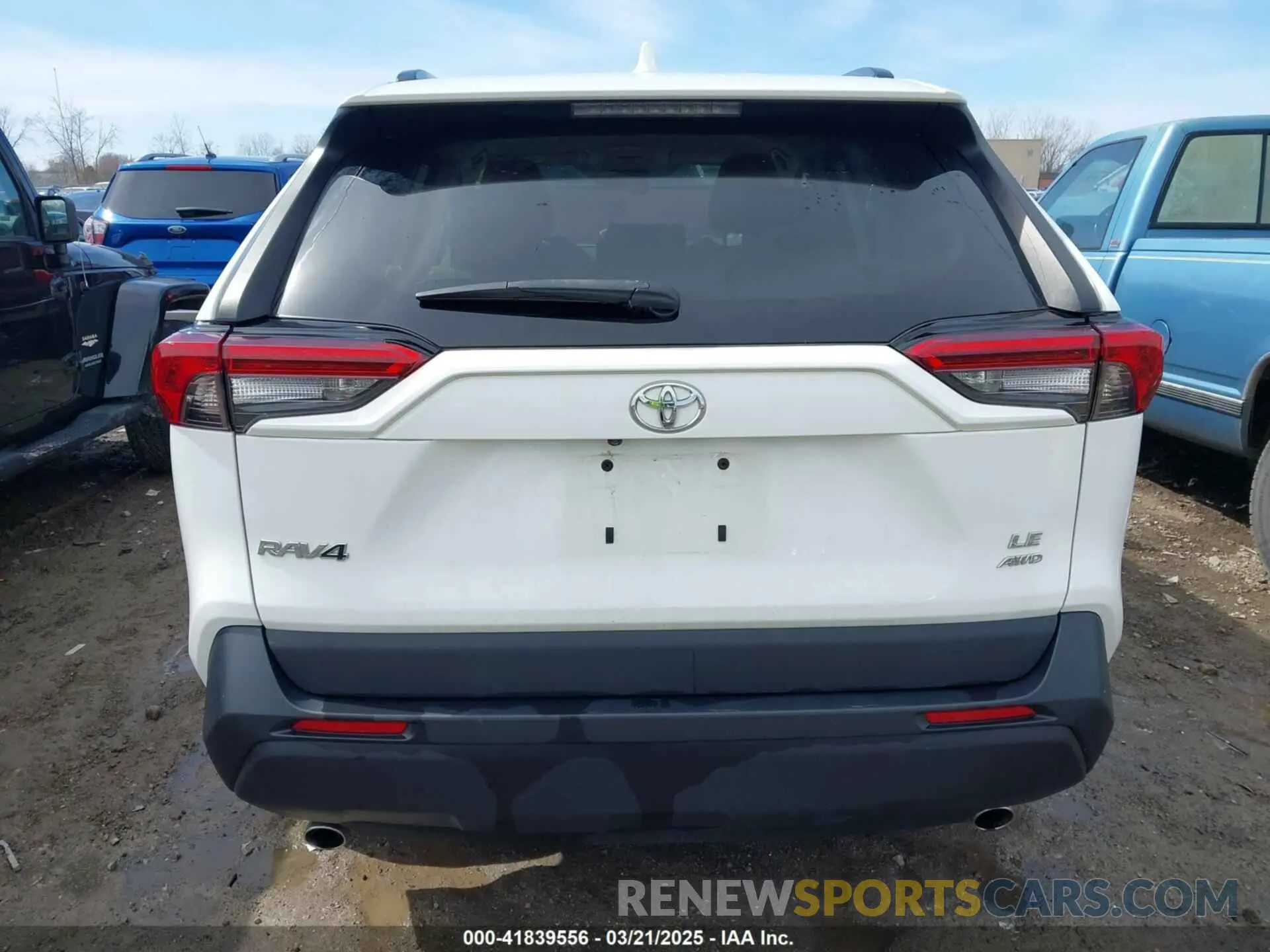 16 Photograph of a damaged car 2T3F1RFV5KW076276 TOYOTA RAV4 2019