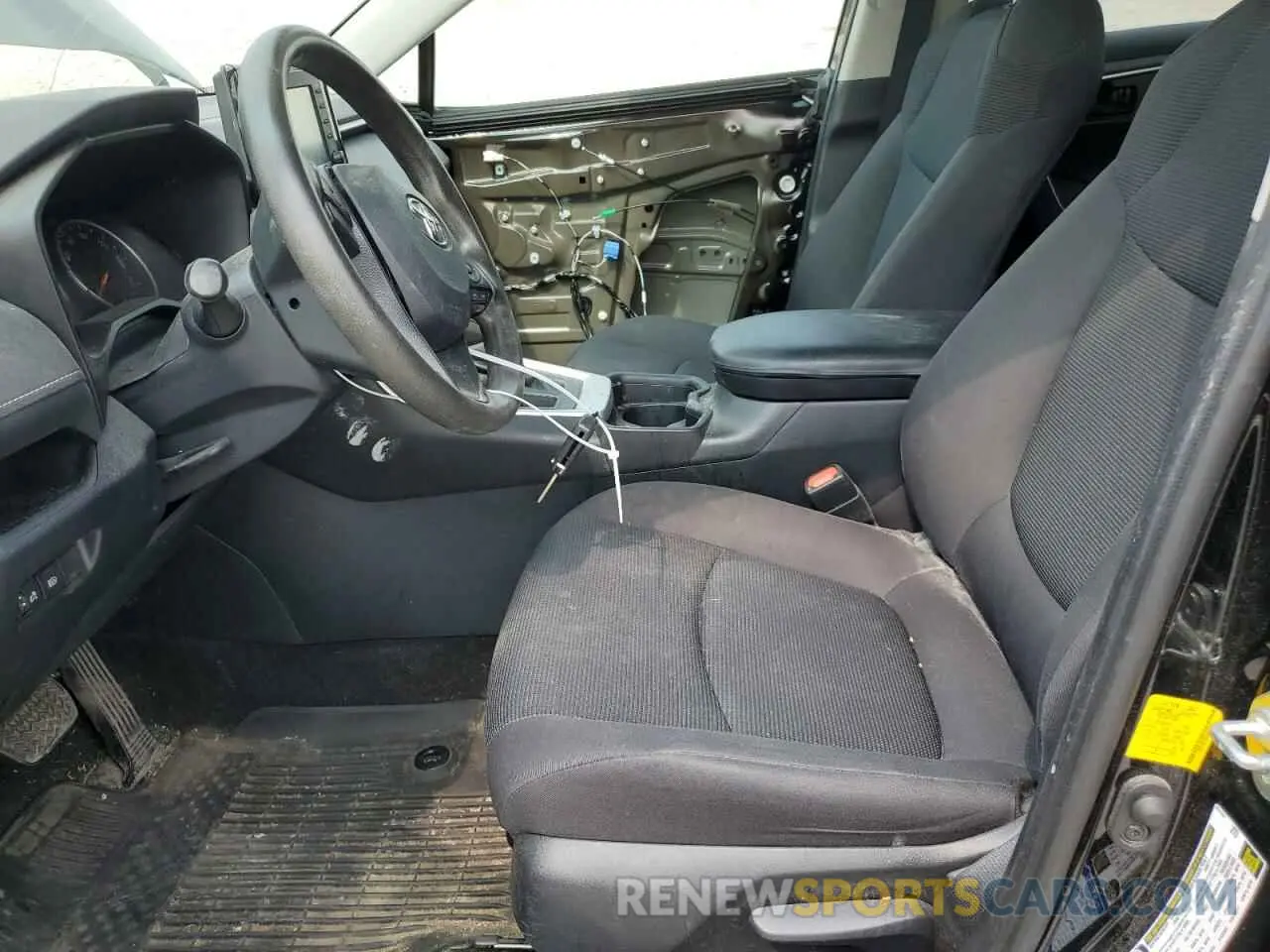 7 Photograph of a damaged car 2T3F1RFV5KW080764 TOYOTA RAV4 2019