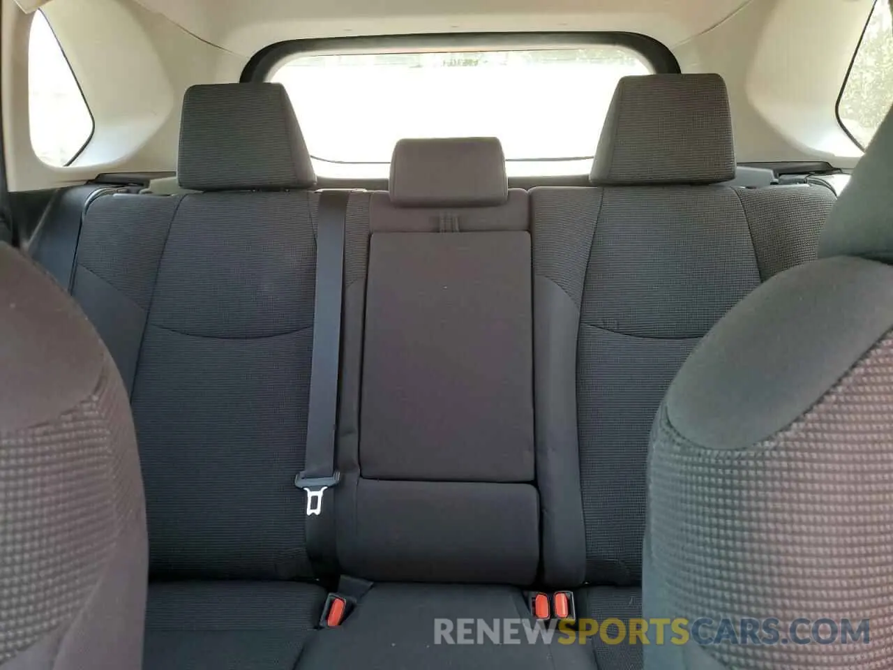 10 Photograph of a damaged car 2T3F1RFV6KC017948 TOYOTA RAV4 2019