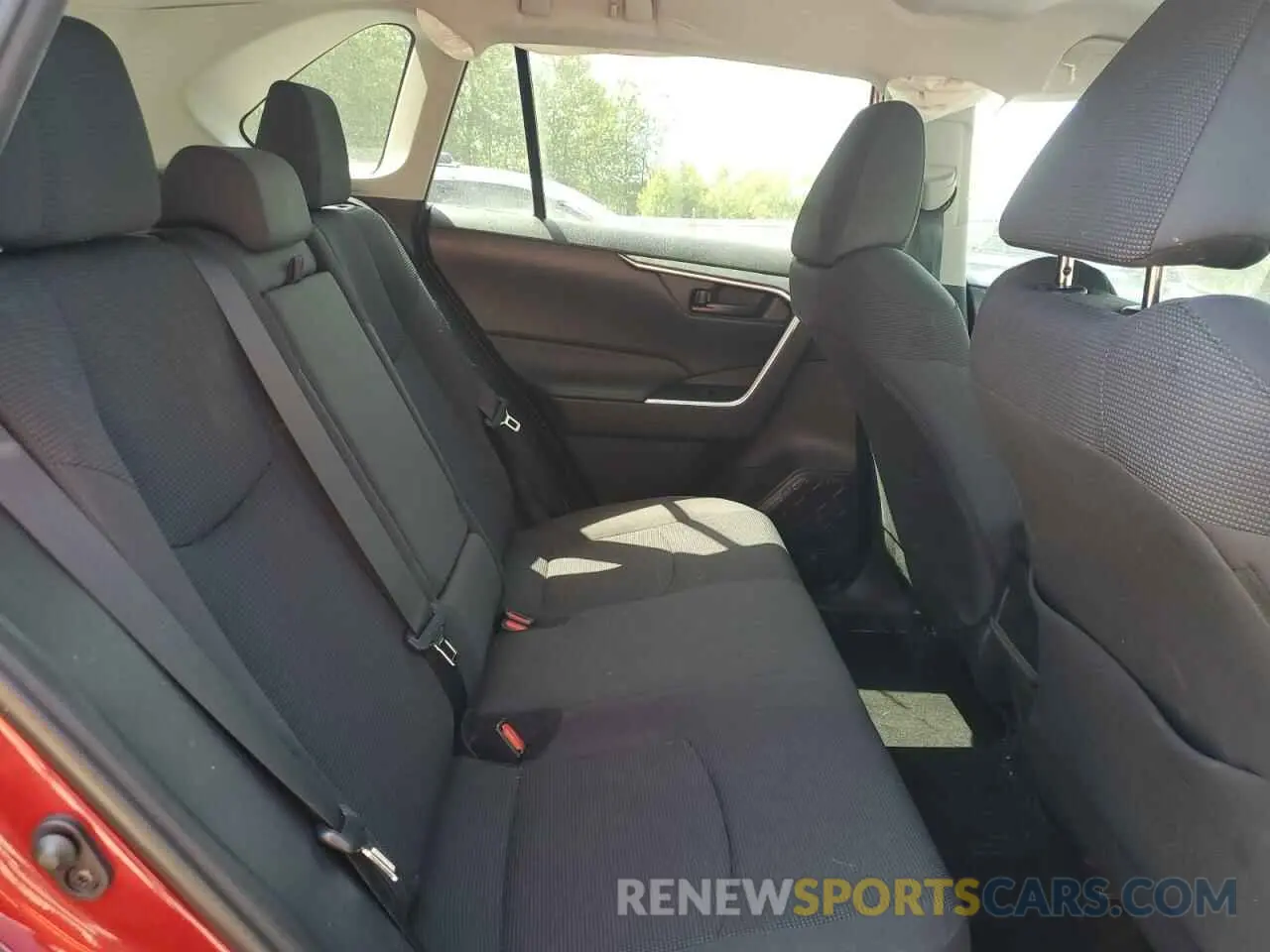 11 Photograph of a damaged car 2T3F1RFV6KC017948 TOYOTA RAV4 2019